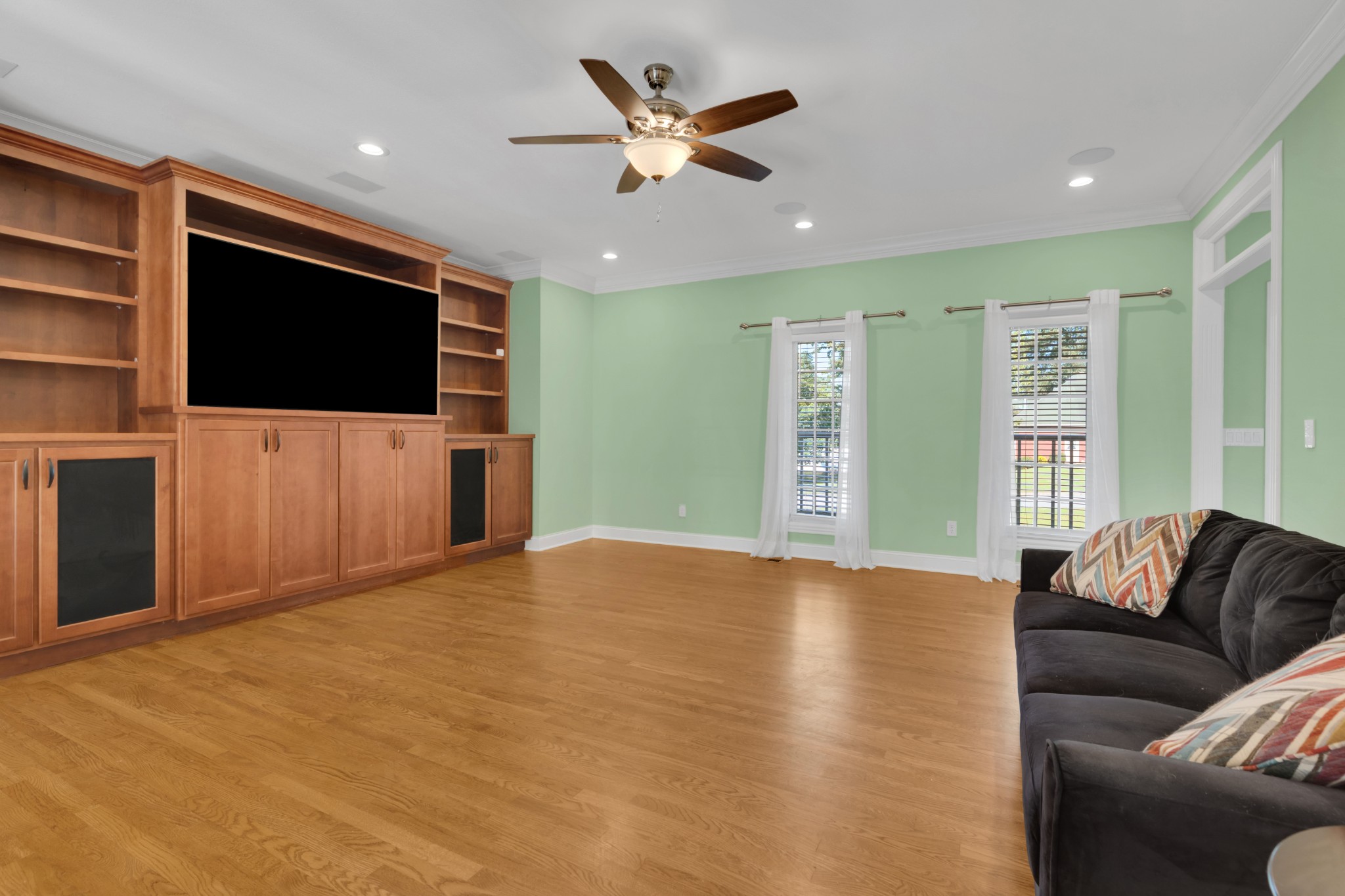 451 Bell Dr, W Property Photo 32