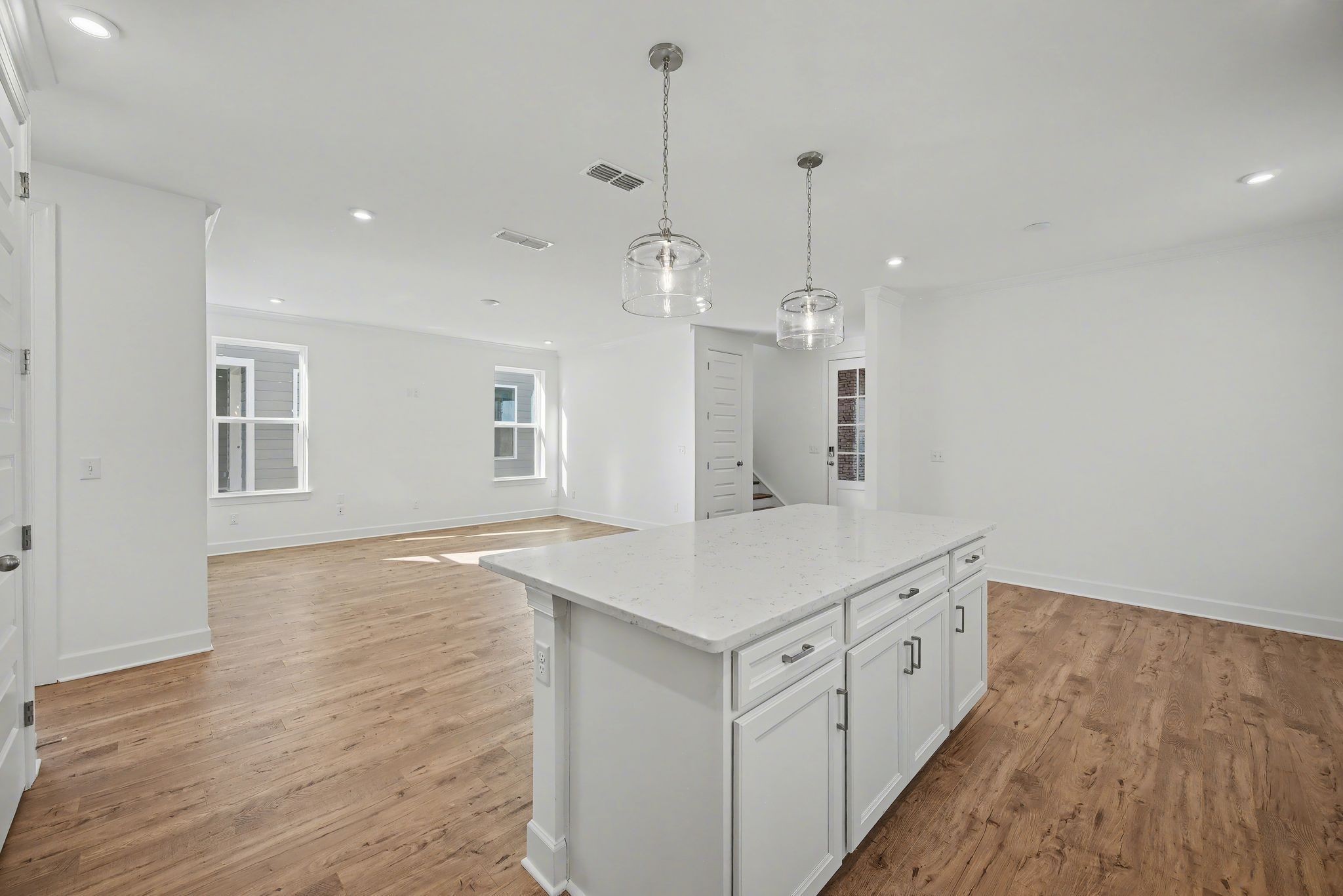 1208 Wallace Way Property Photo 4