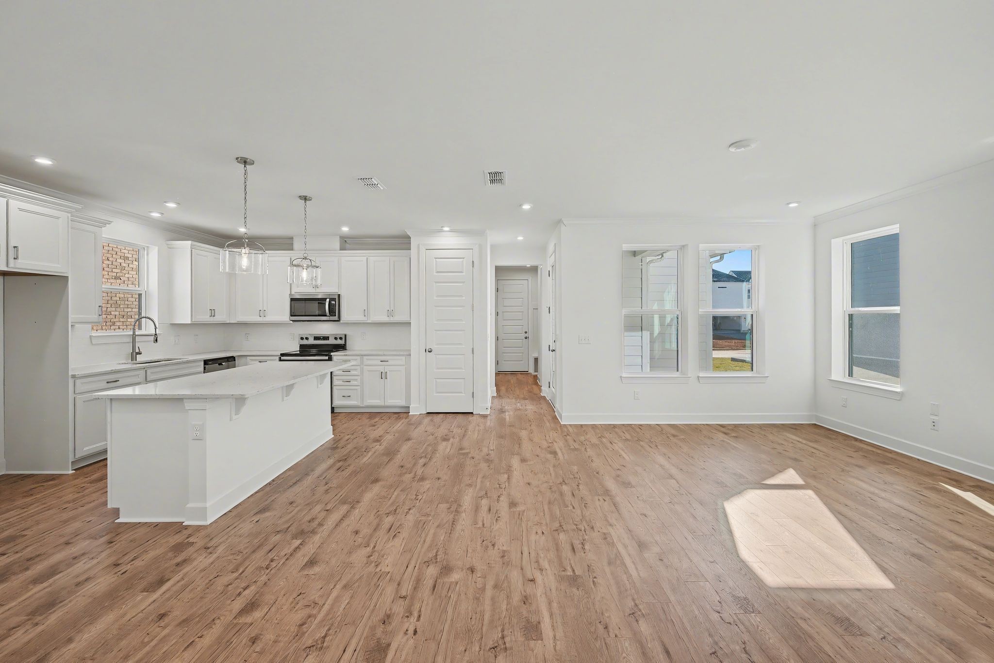 1208 Wallace Way Property Photo 5