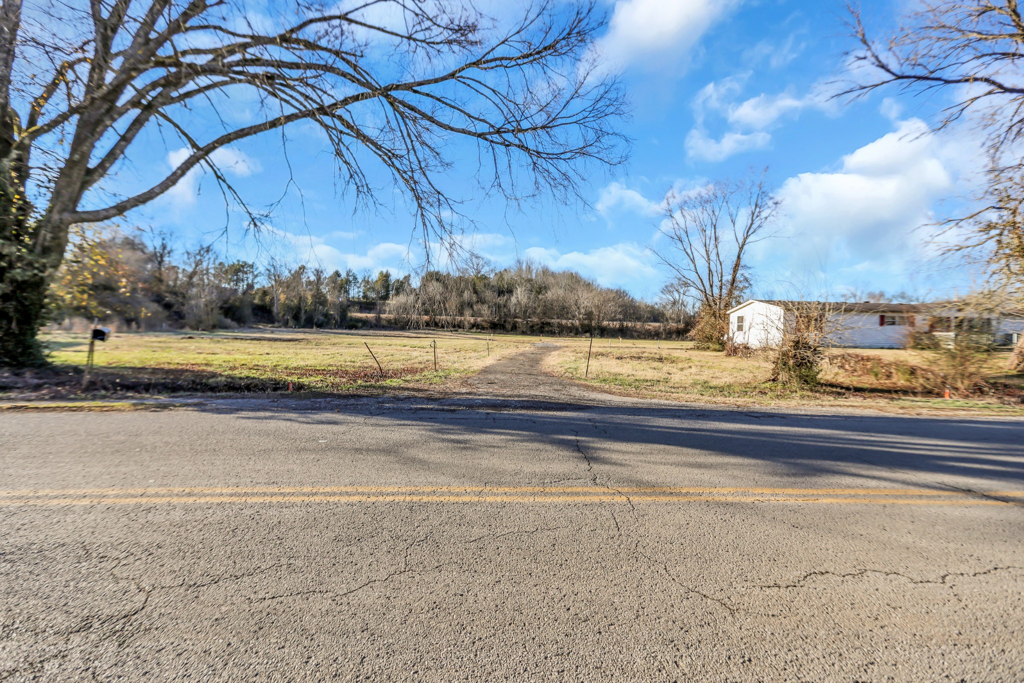 617 Old Highway 31 E 3 Property Photo 4