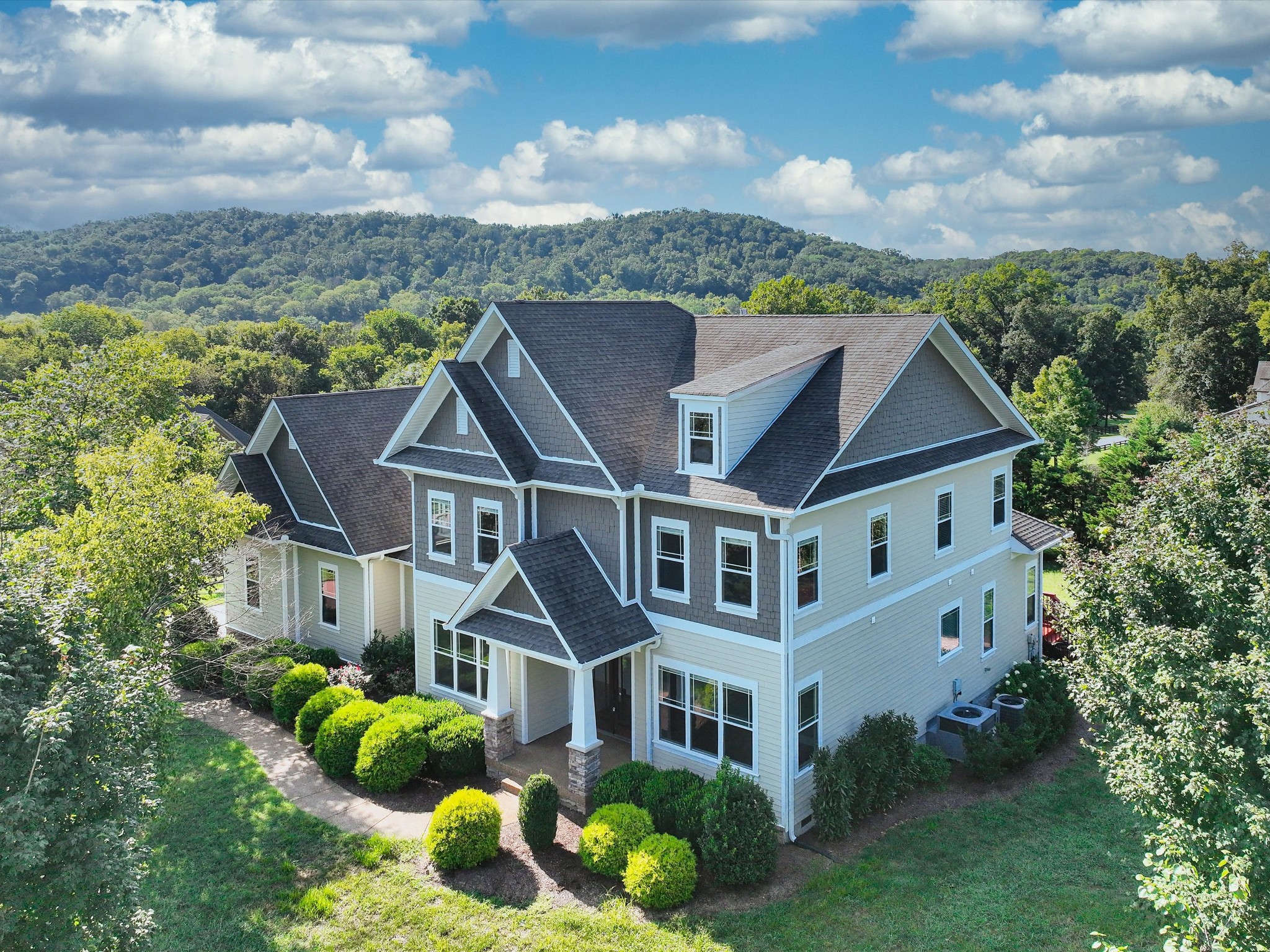 2533 Belle Brook Dr