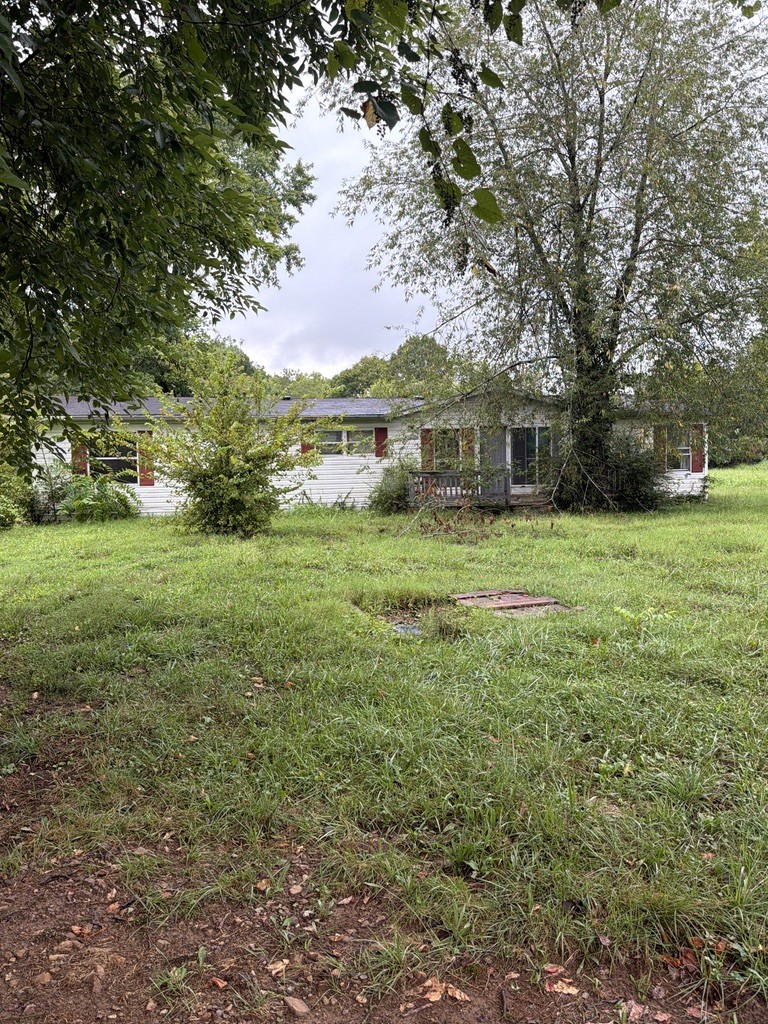 621 Old Highway 31 E 3 Property Photo 1