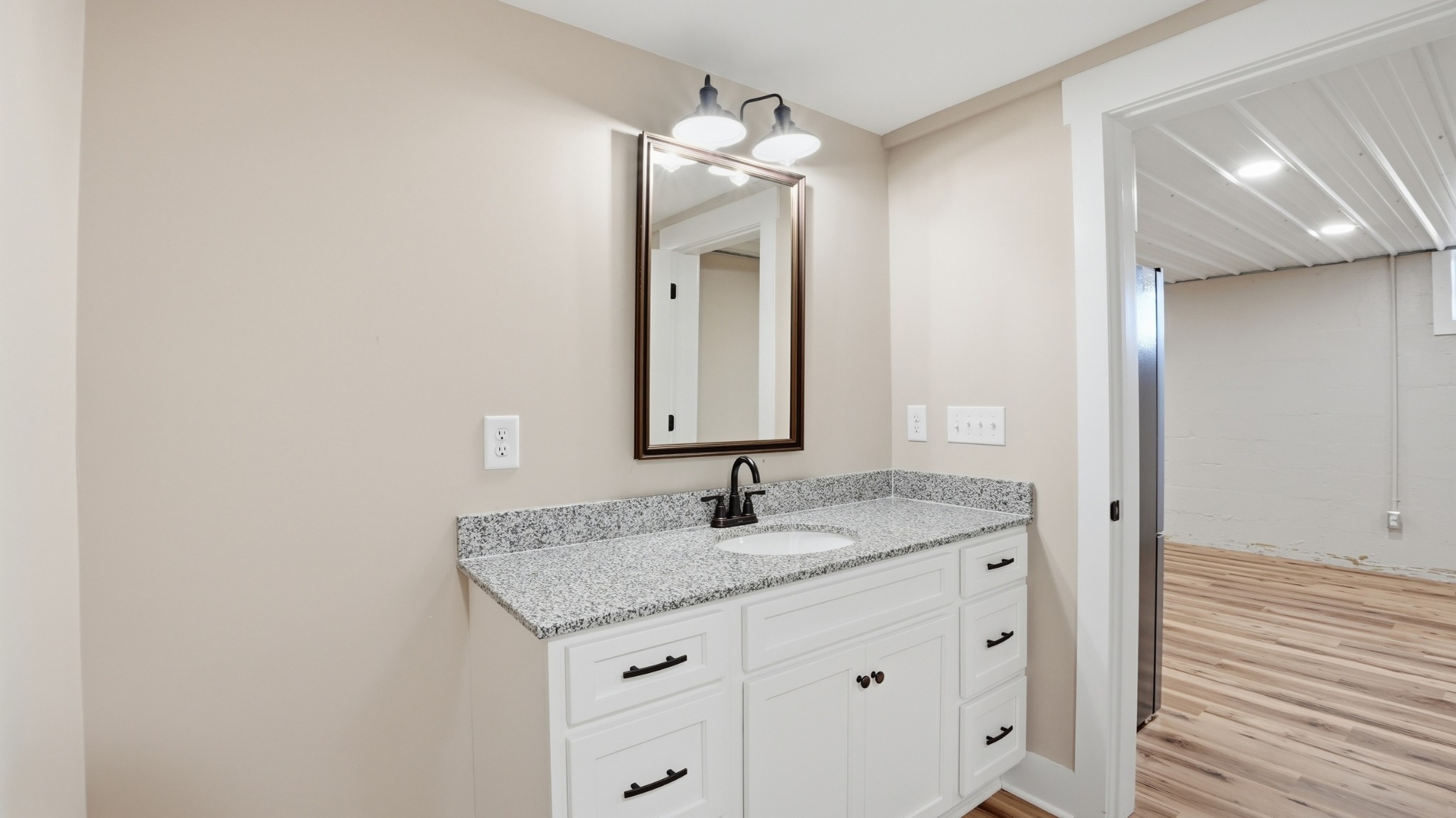 104 Division St Property Photo 32