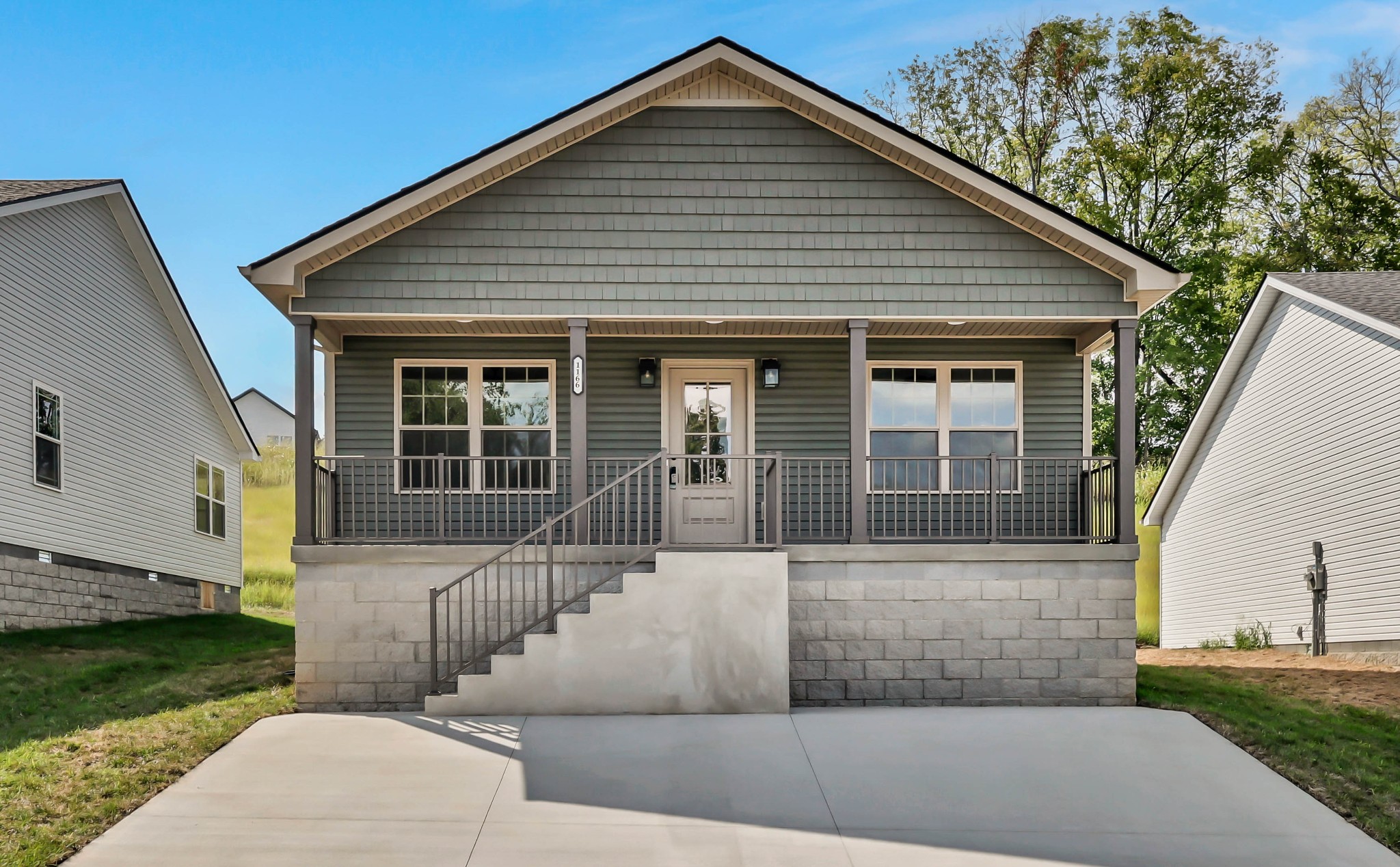 1166 Tybee Dr Property Photo 1