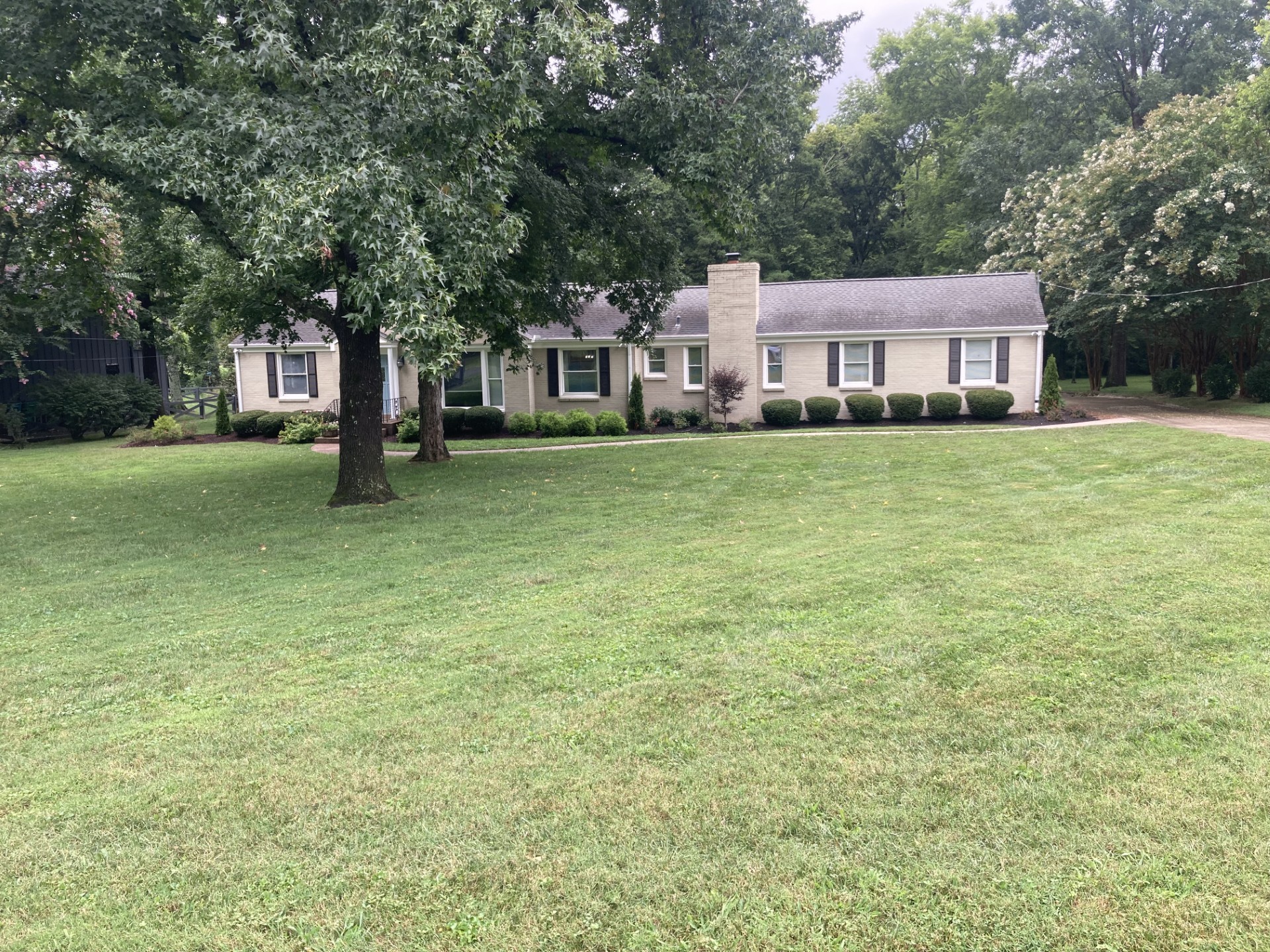 206 W Meade Dr Property Photo 1