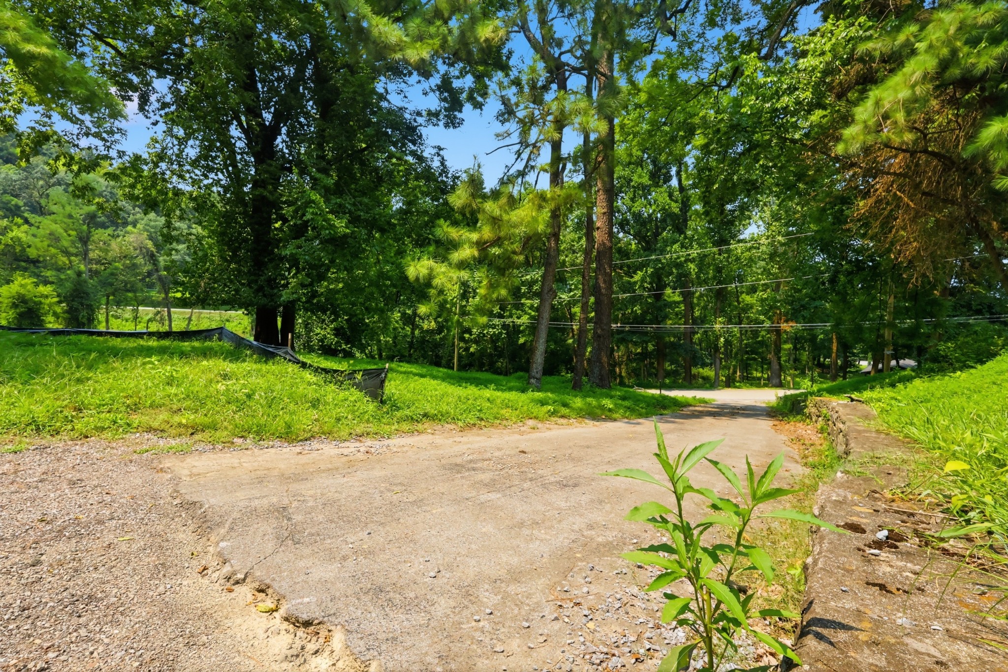 1045 Balmoral Dr Property Photo 22