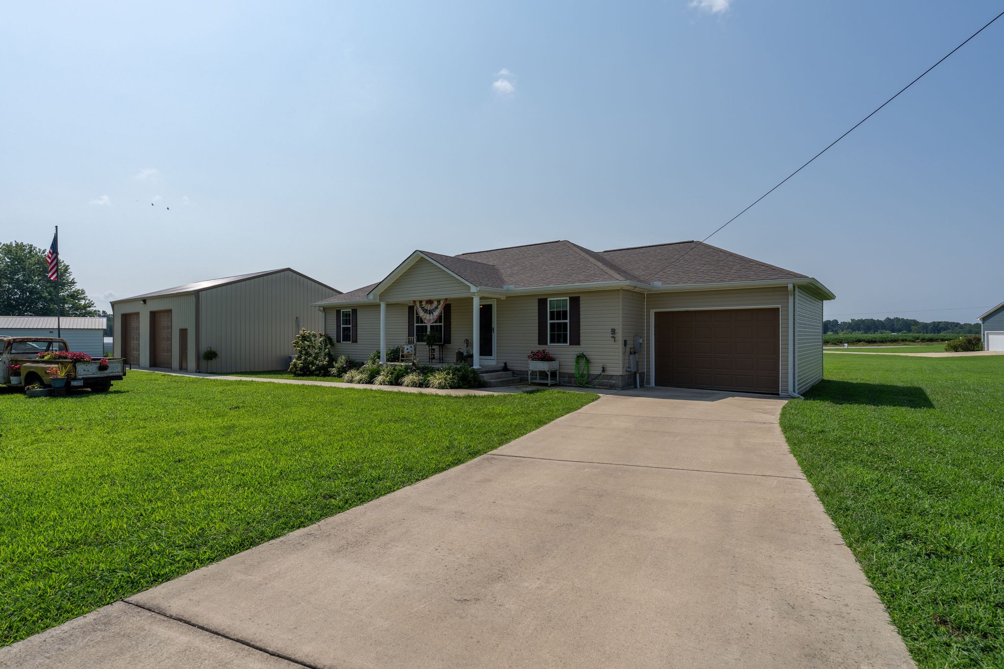 97 Brace Loop Property Photo 3