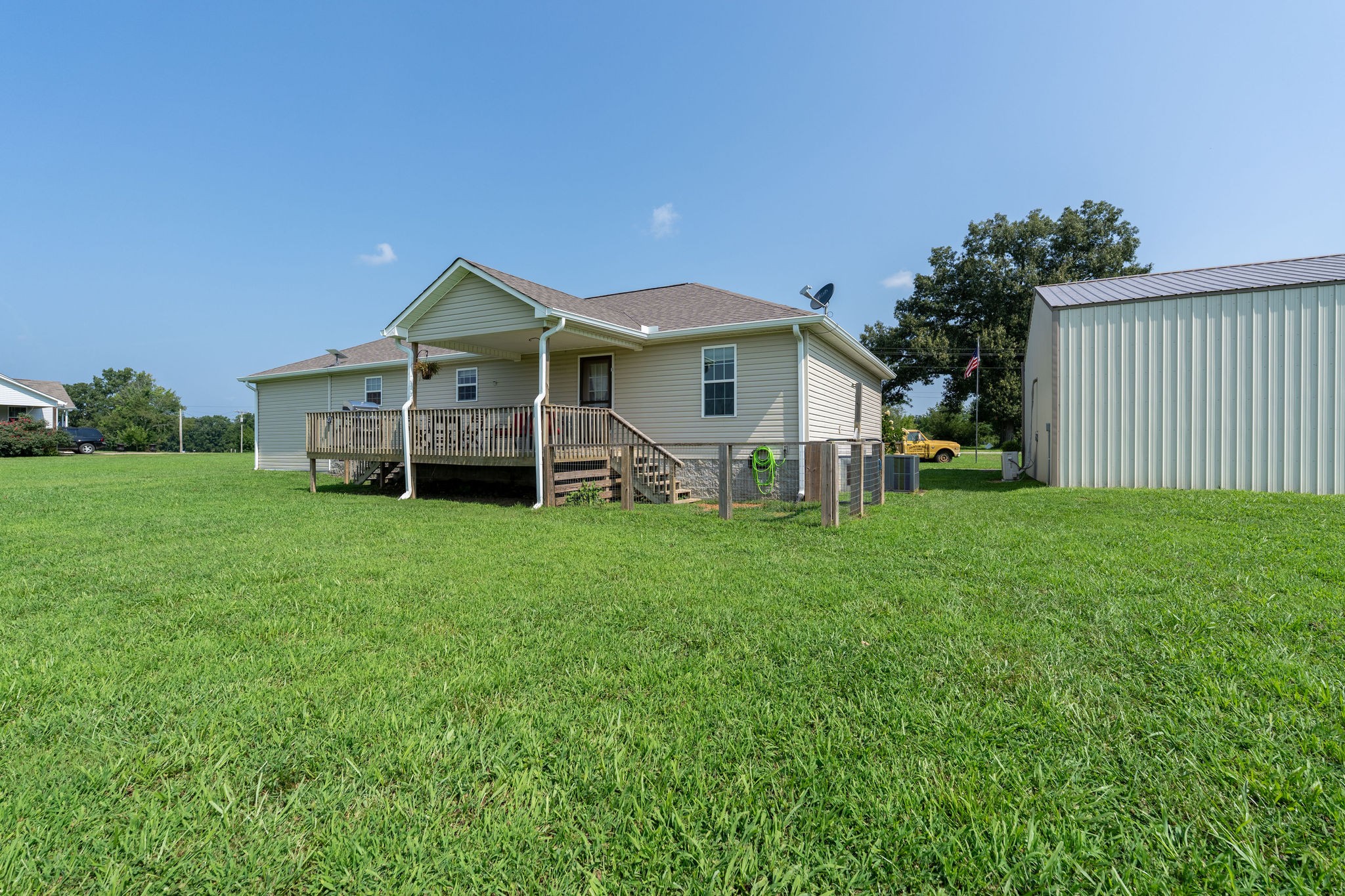 97 Brace Loop Property Photo 4