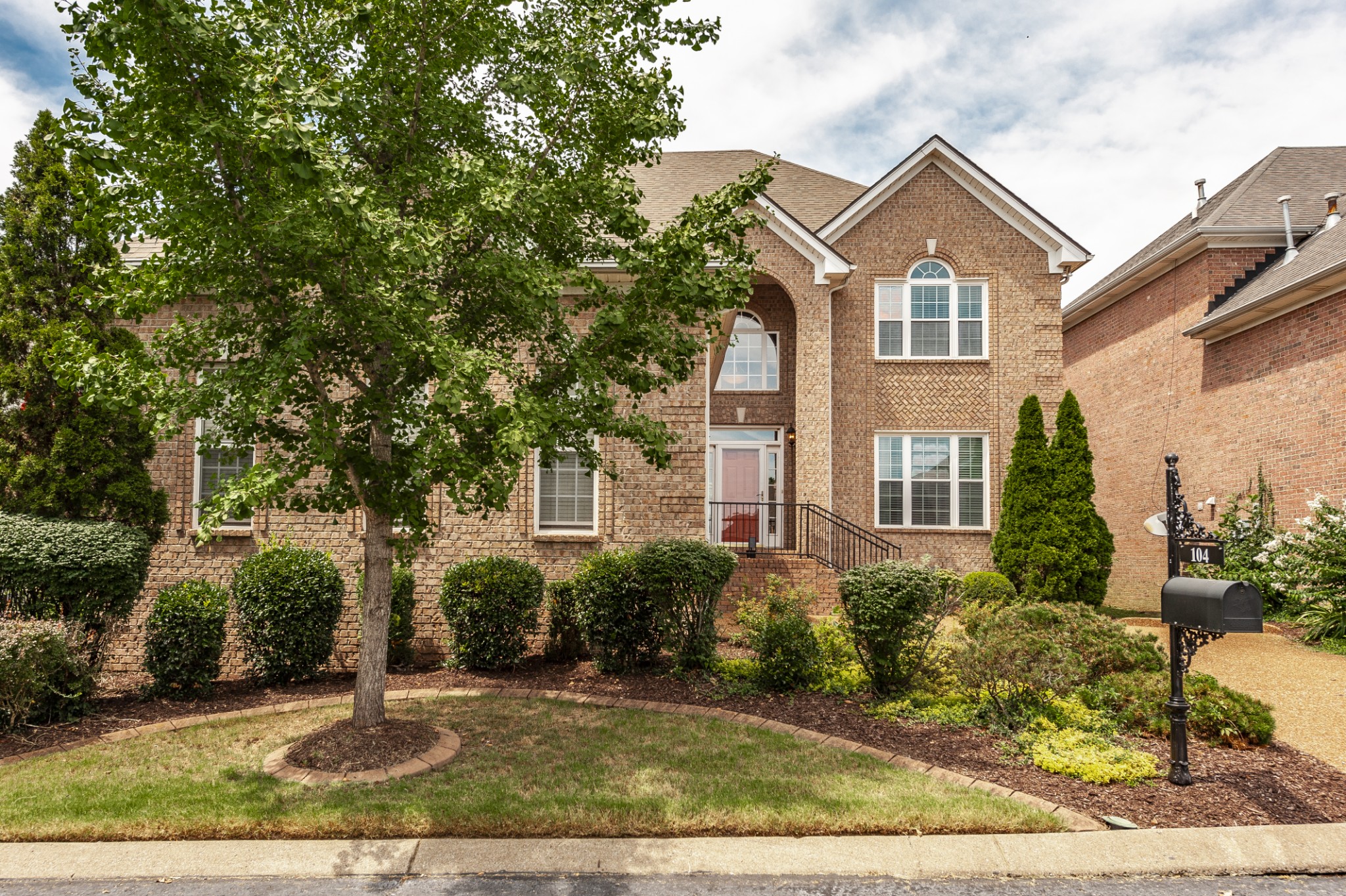 104 Newport Cir Property Photo 1