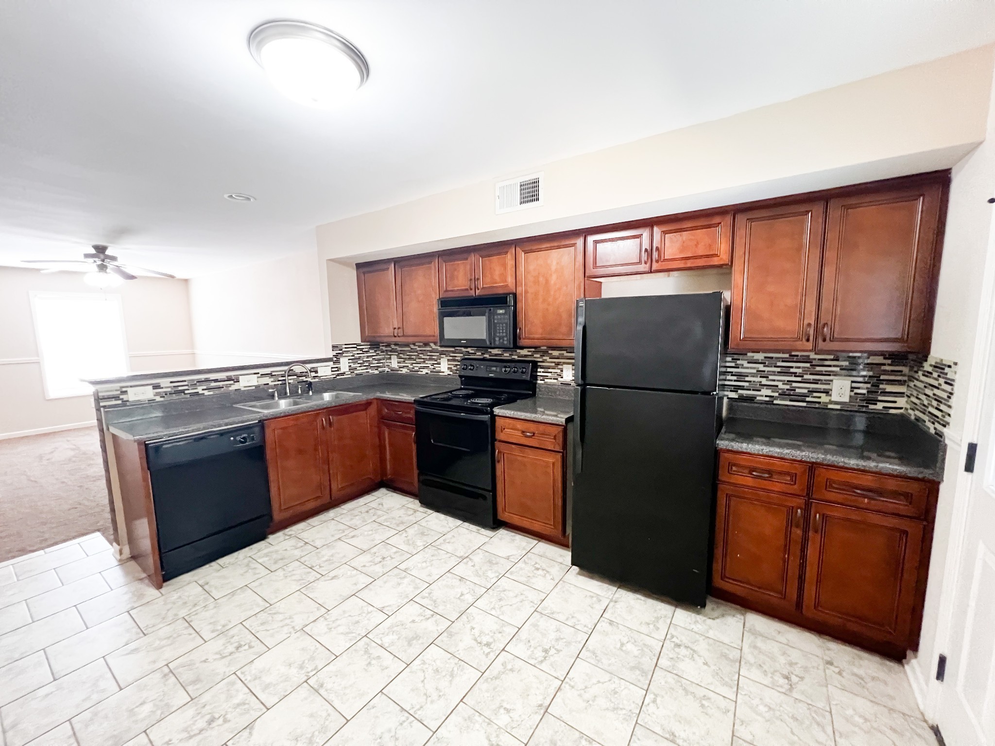 2268 Mccormick Ln Property Photo 3