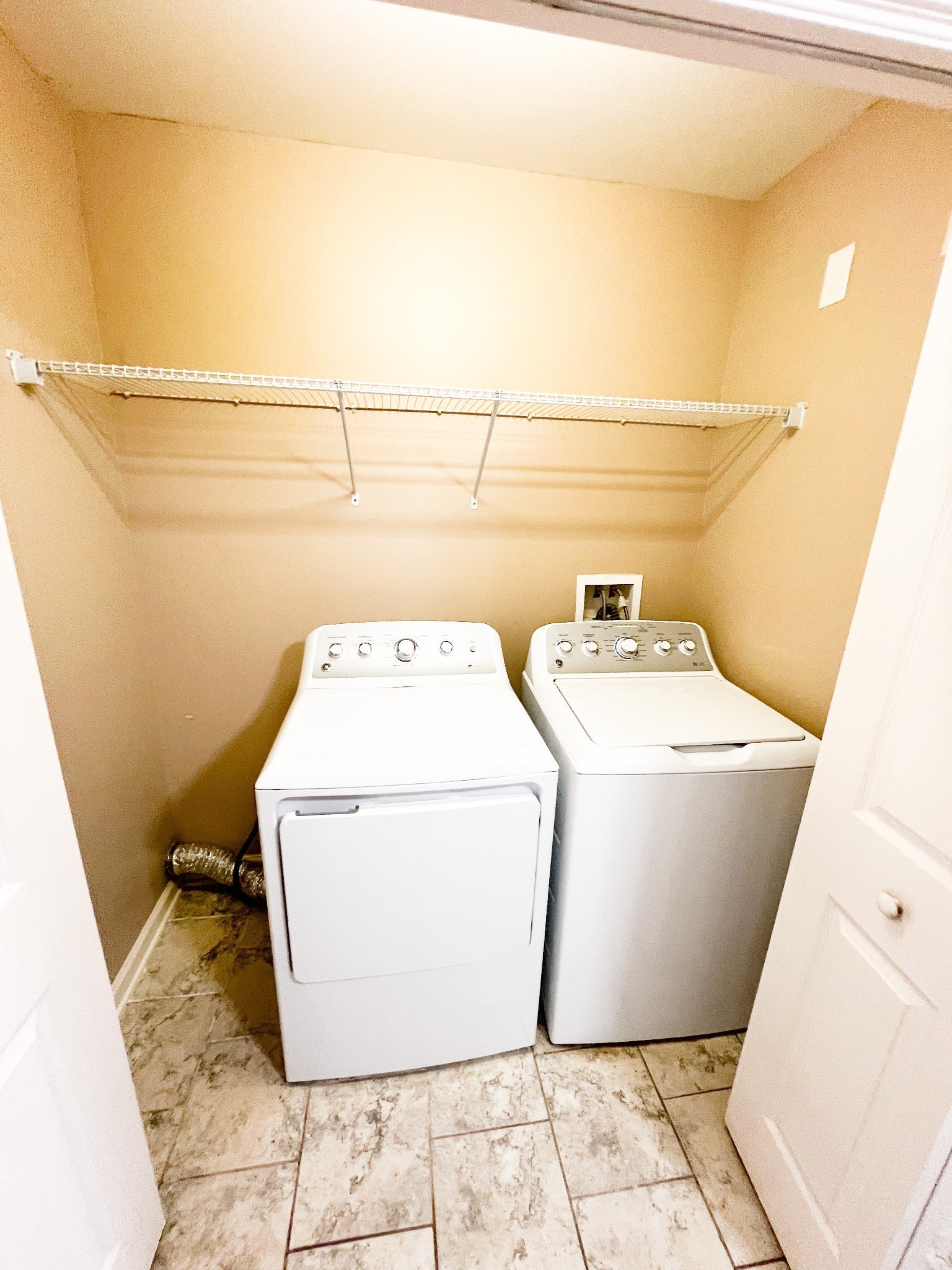 2268 Mccormick Ln Property Photo 5