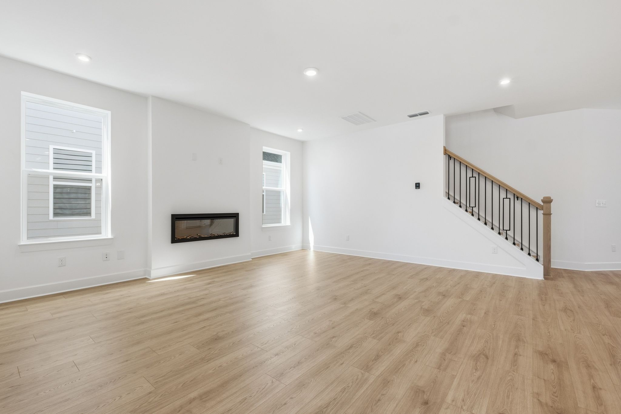 1214 Wallace Way Property Photo 10