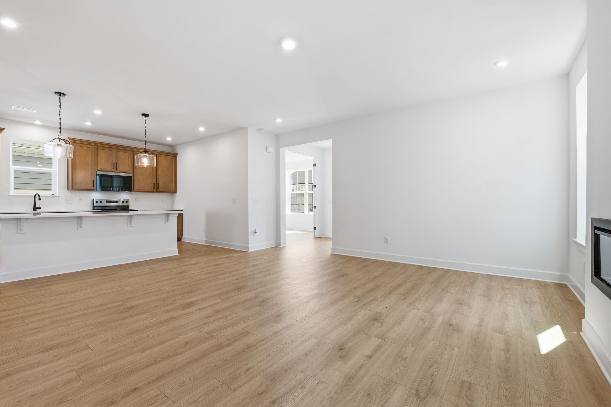 1214 Wallace Way Property Photo 12