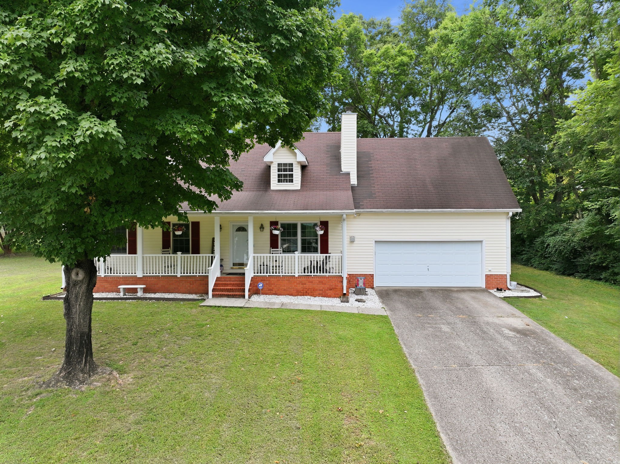 632 Glencoe Ct Property Photo 2