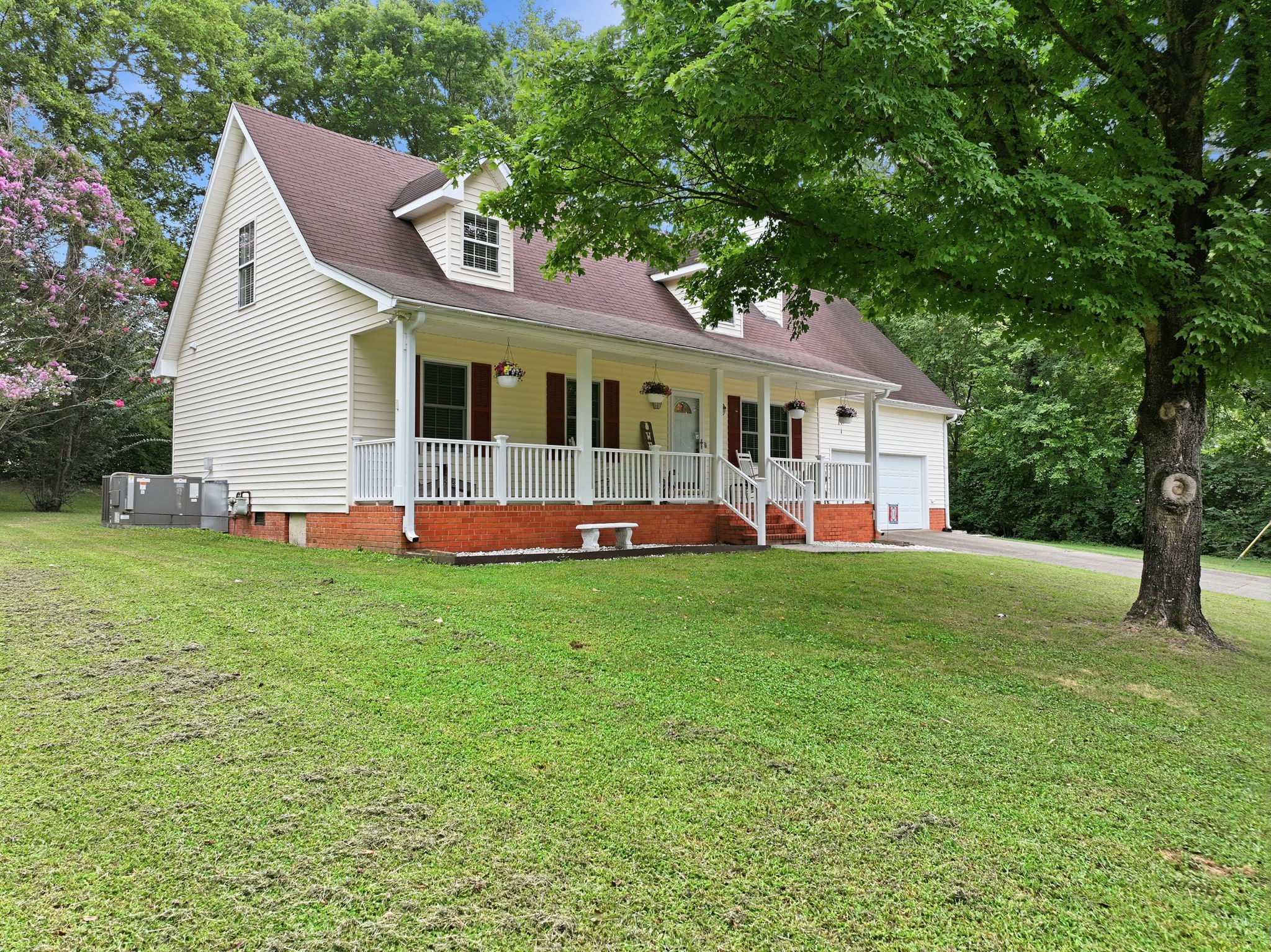 632 Glencoe Ct Property Photo 4