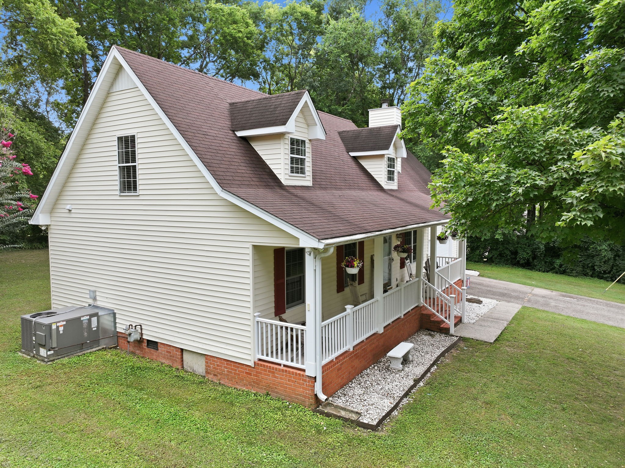 632 Glencoe Ct Property Photo 5