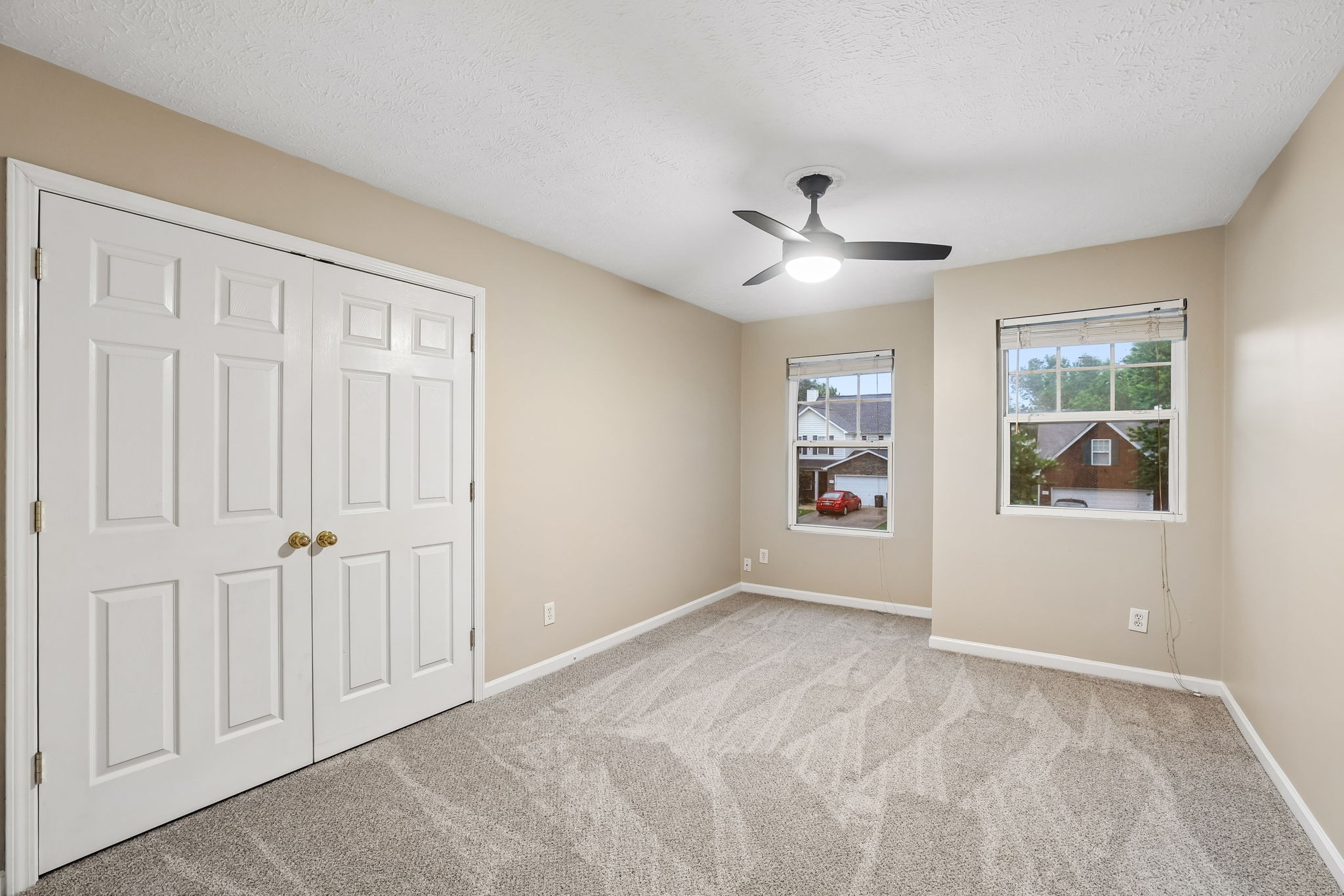 5715 Roxbury Dr Property Photo 46