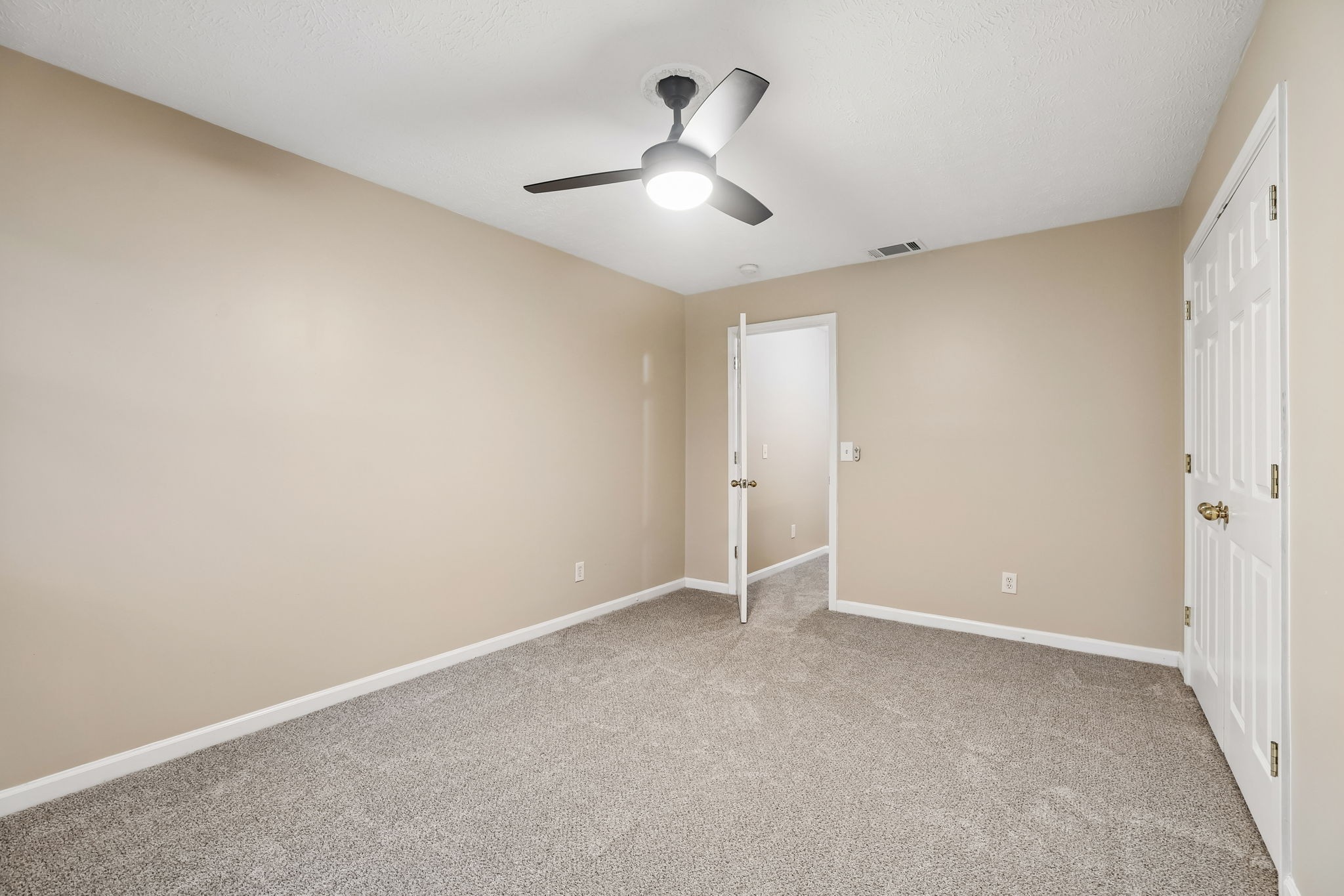 5715 Roxbury Dr Property Photo 48