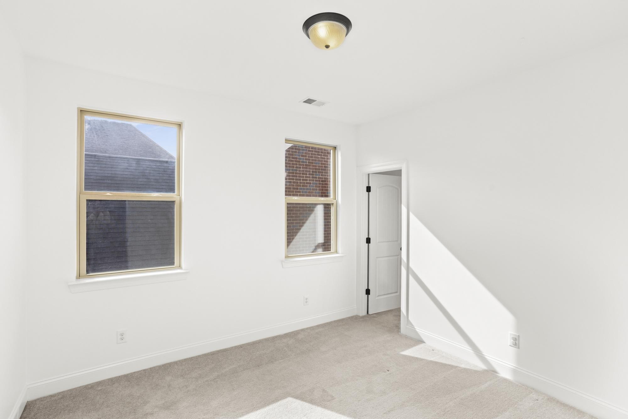 145 Ashcrest Pt Property Photo 22