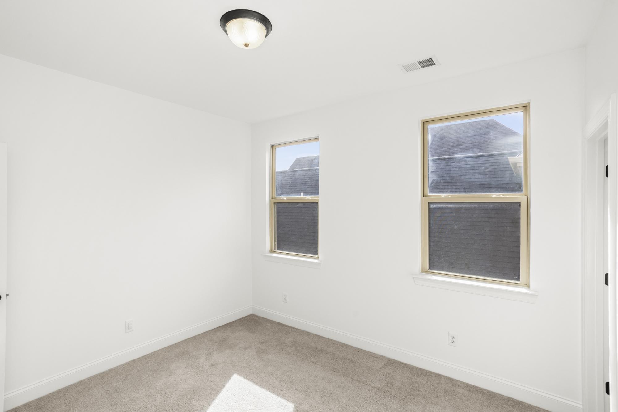 145 Ashcrest Pt Property Photo 23