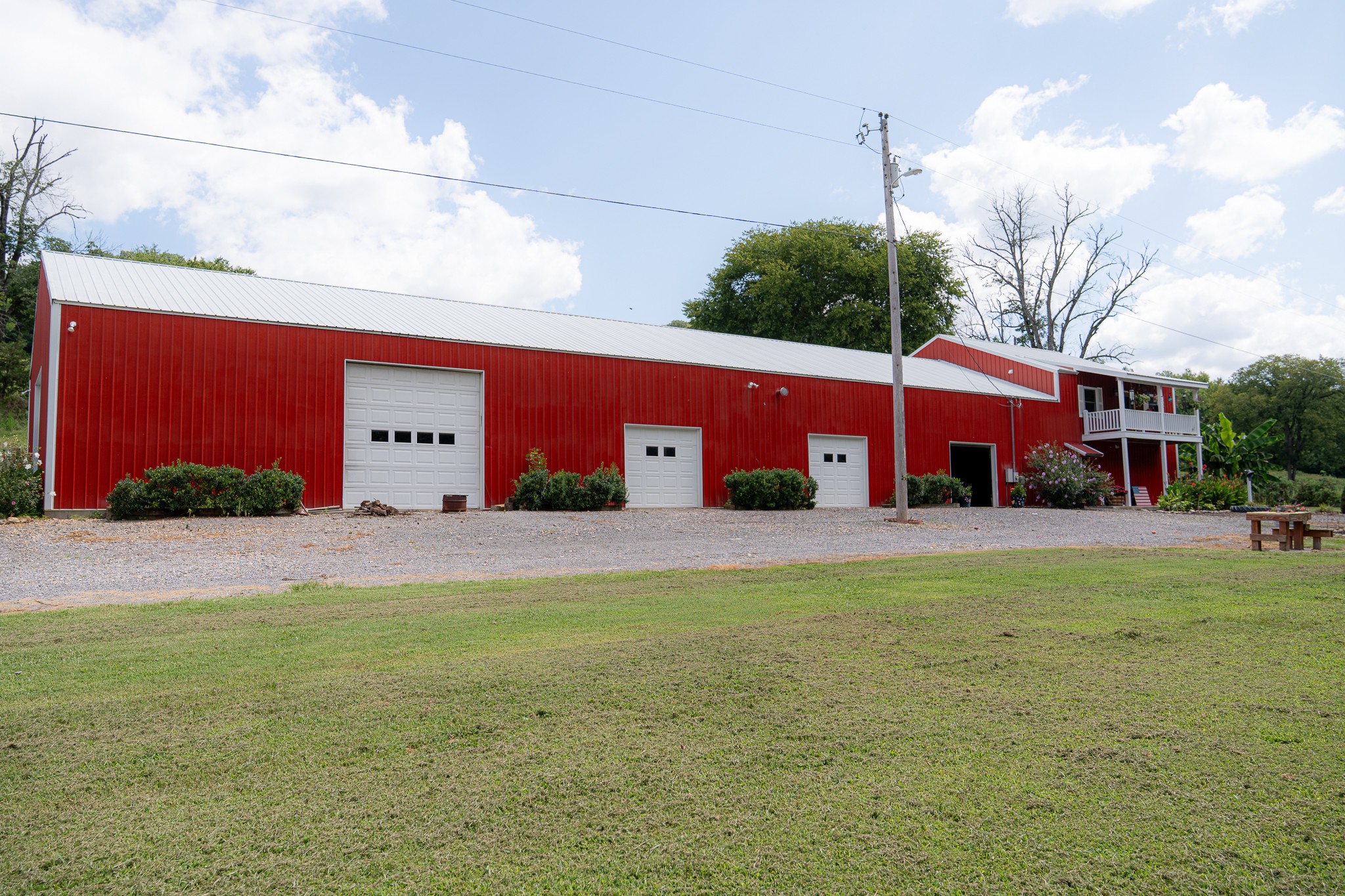 27 Bishop Hollow Ln