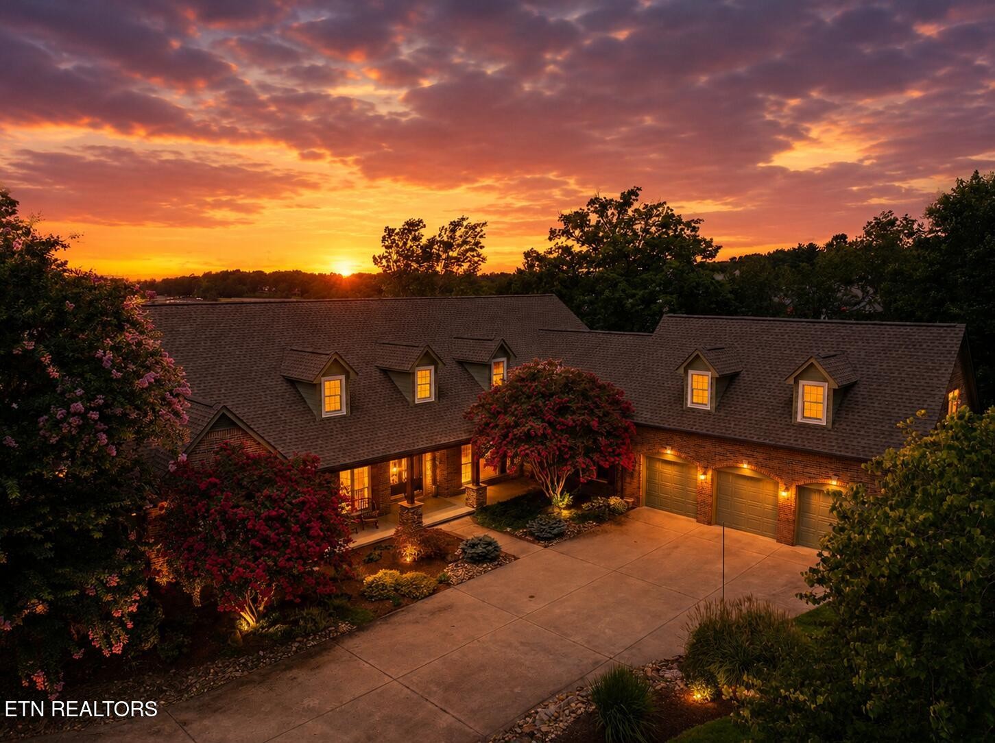 16 Milnor Circle Property Photo 1