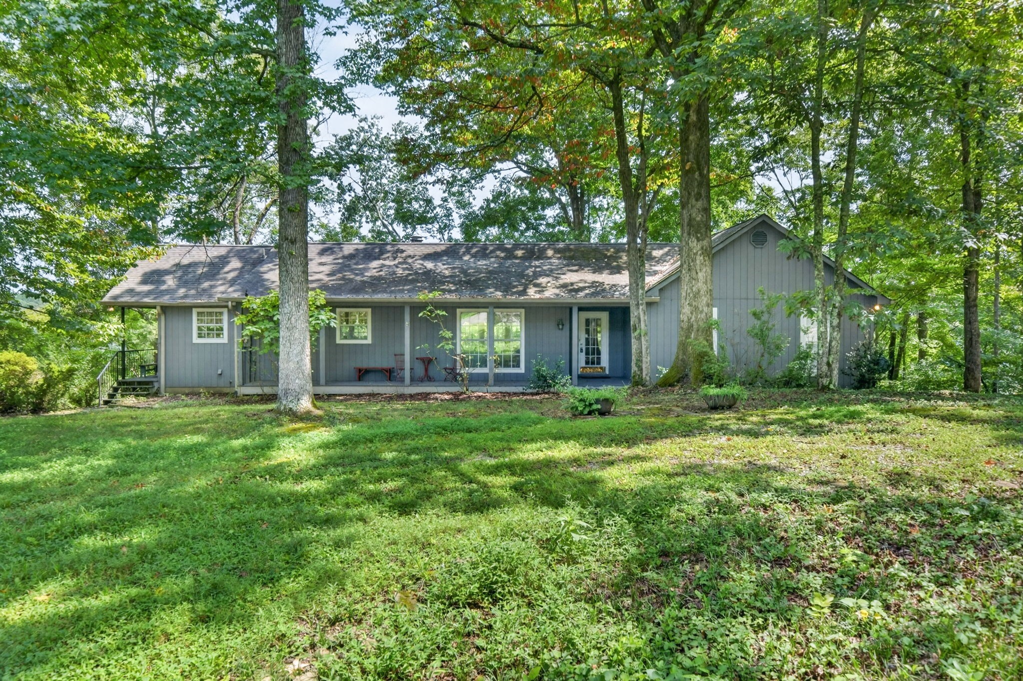 204 Red Bud Dr