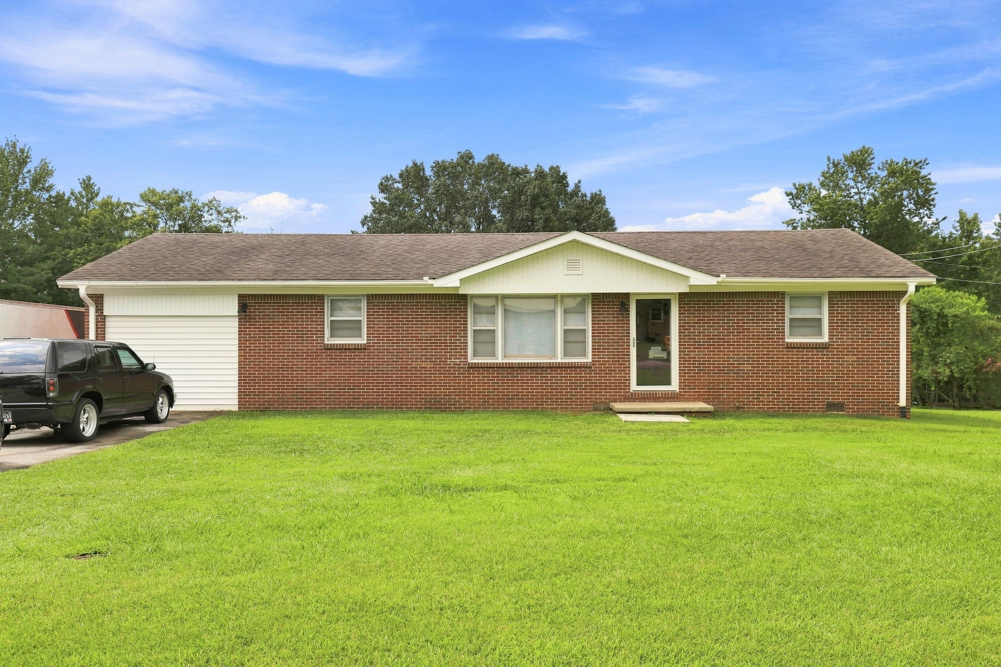 417 Greggview St Property Photo 1
