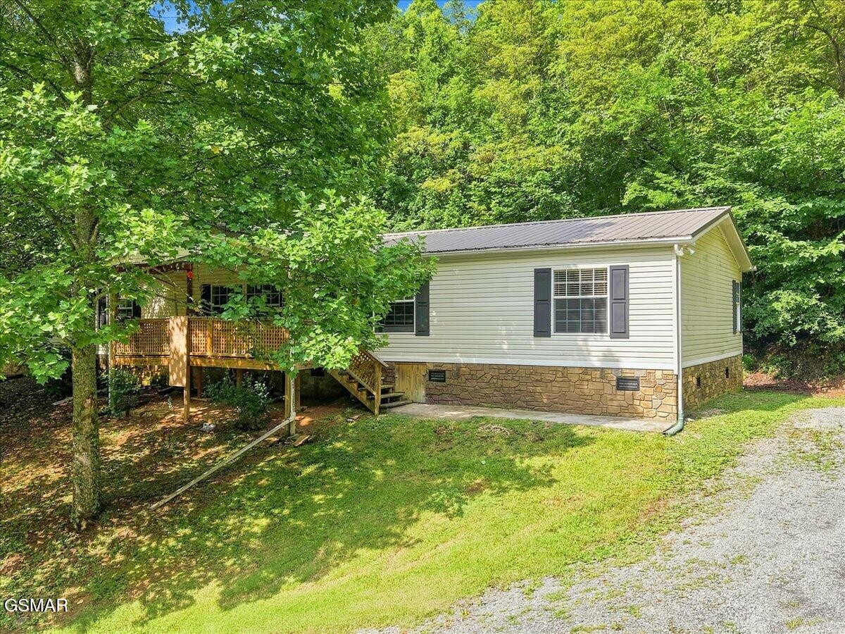 255 Midnight Way Property Photo 1