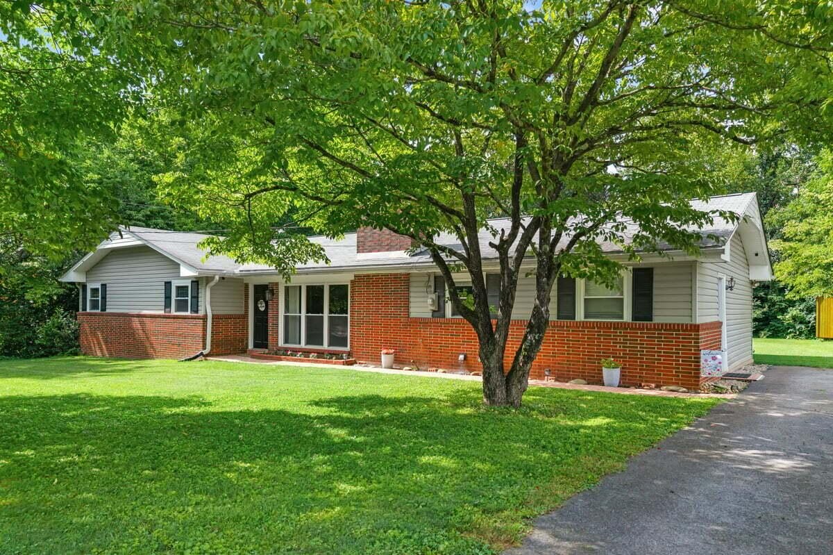 1234 Millard Street Property Photo 1