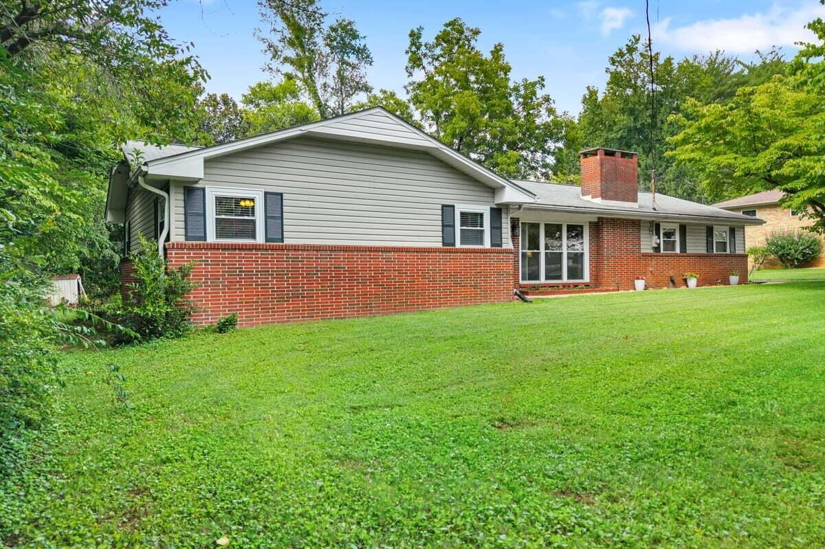 1234 Millard Street Property Photo 3