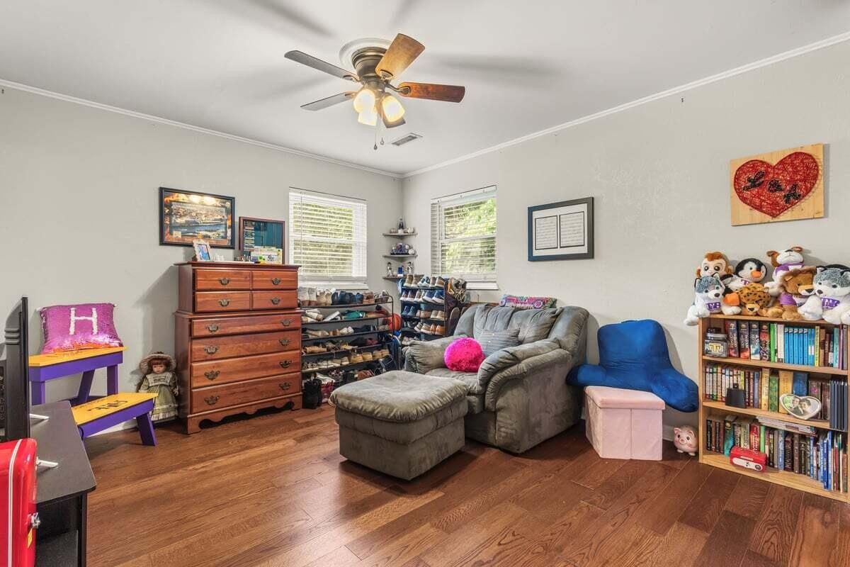 1234 Millard Street Property Photo 10