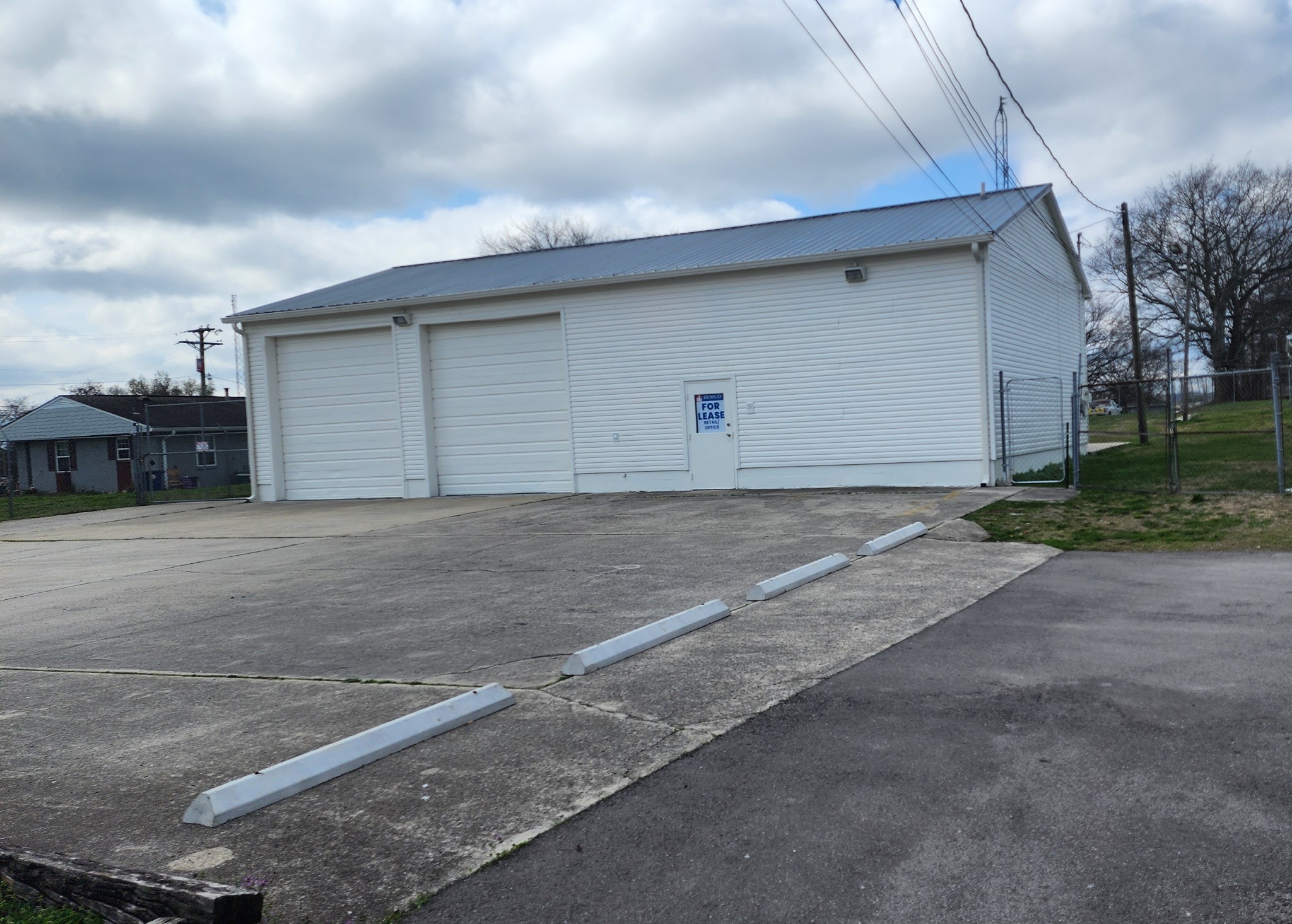 705 Ridgeway Ave Property Photo 2