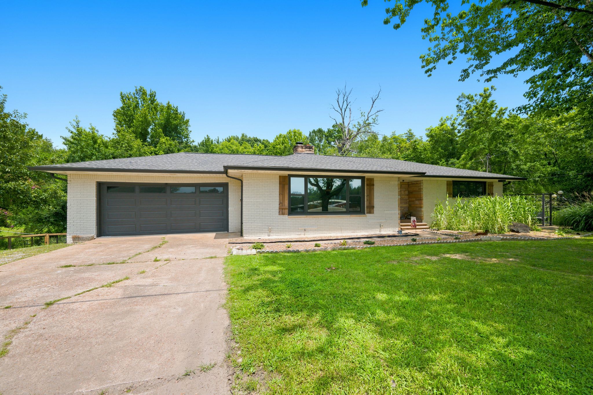 250 Washington Ave Property Photo 4