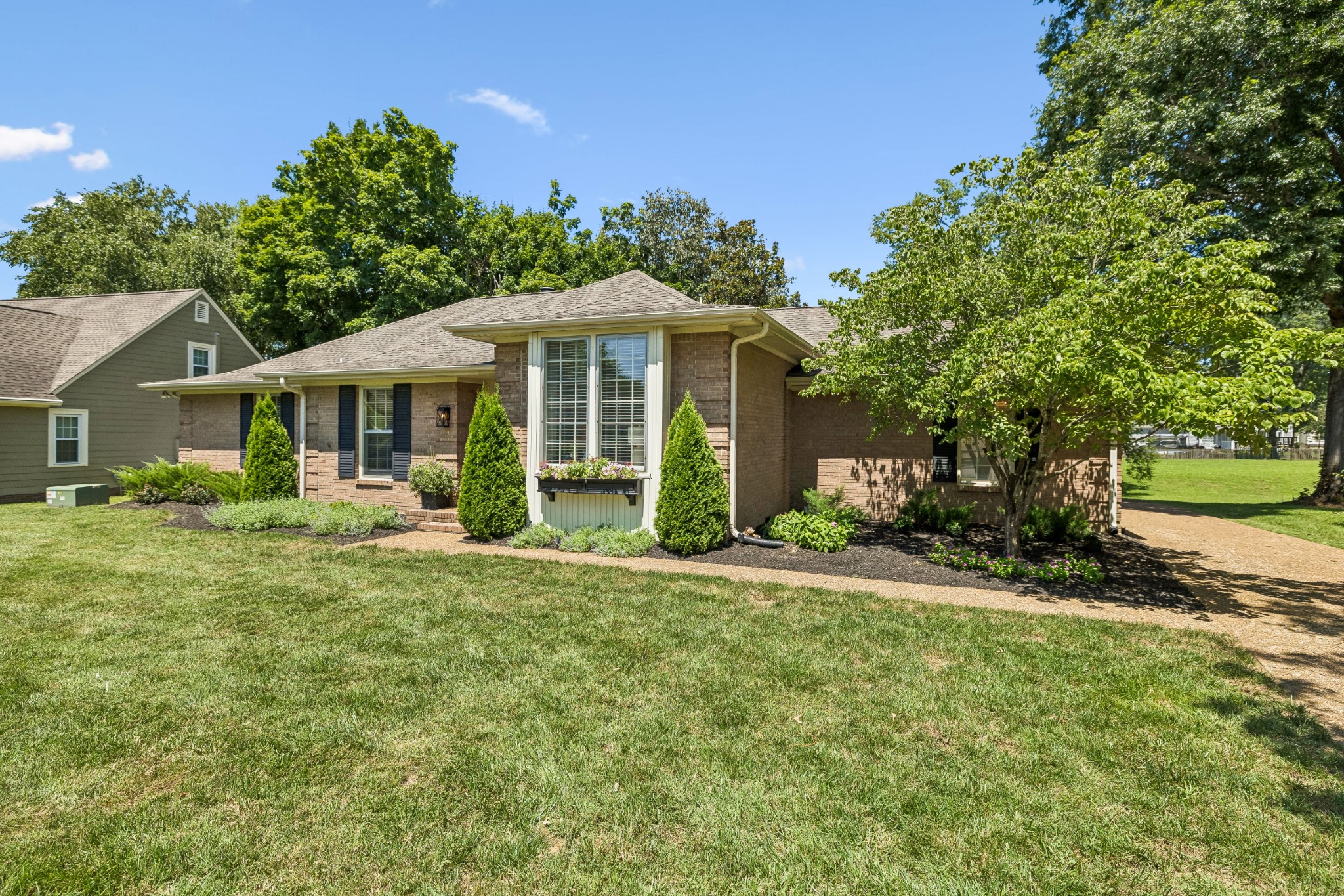410 Stable Dr Property Photo 1