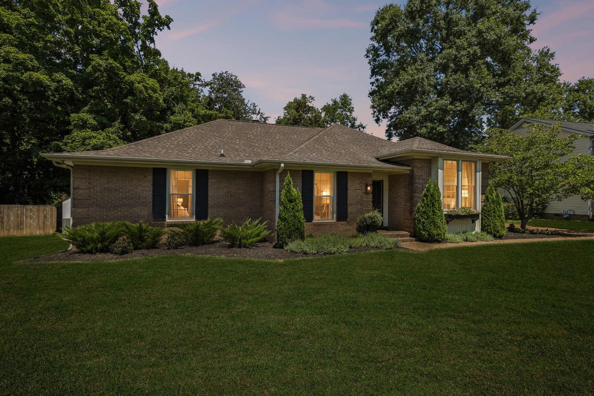 410 Stable Dr Property Photo 2