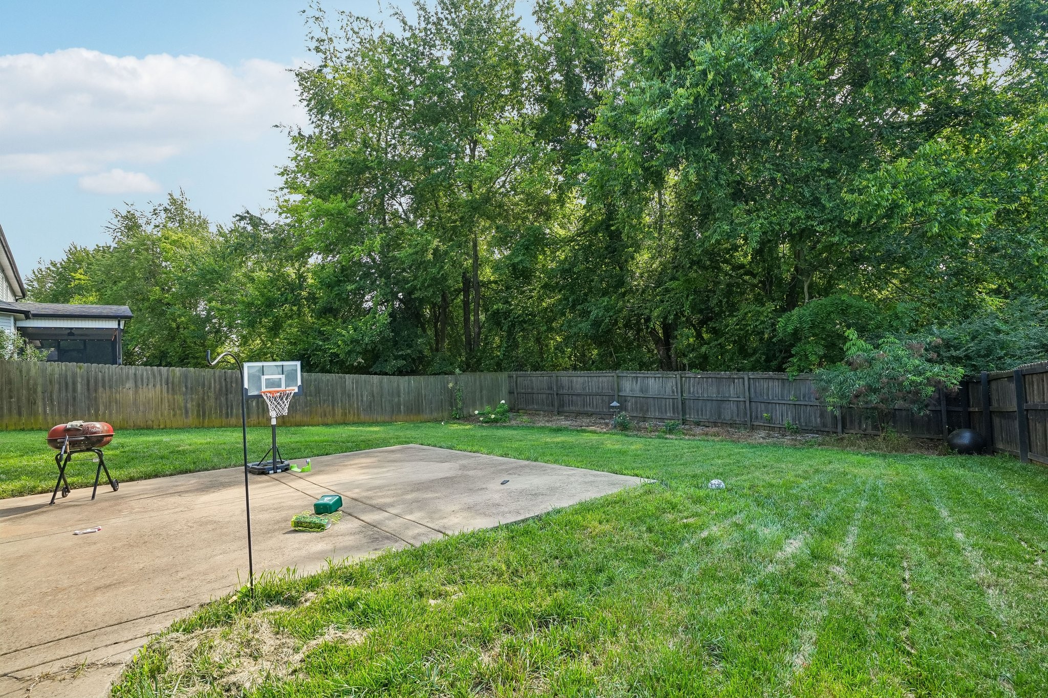 675 Sturdivant Dr Property Photo 33