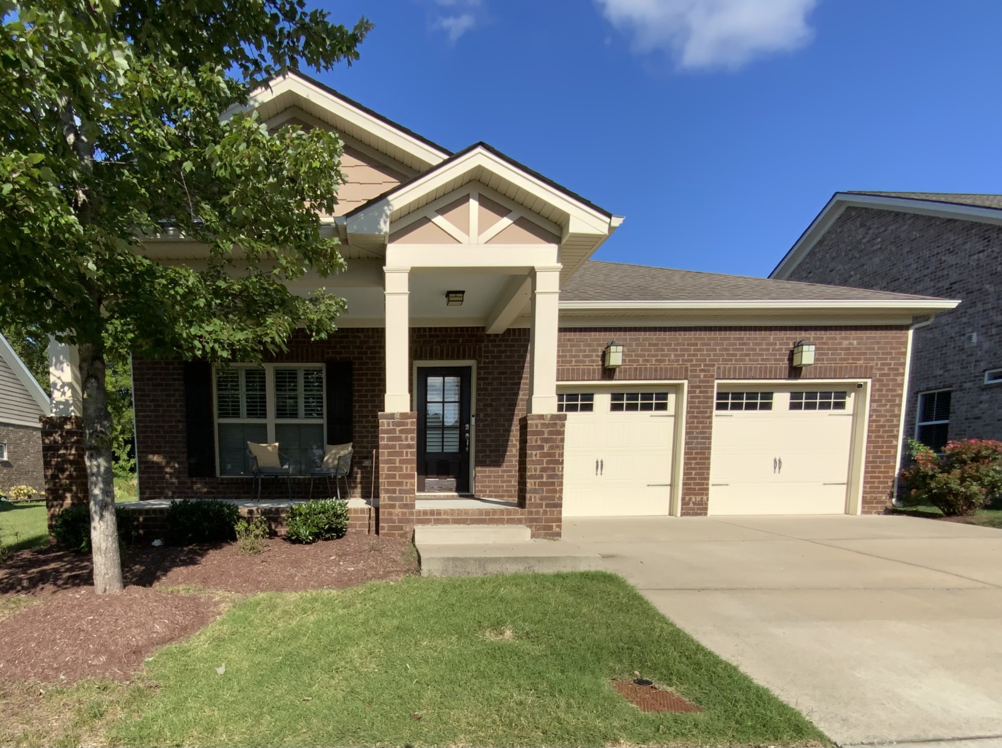 1132 Frewin St Property Photo 1