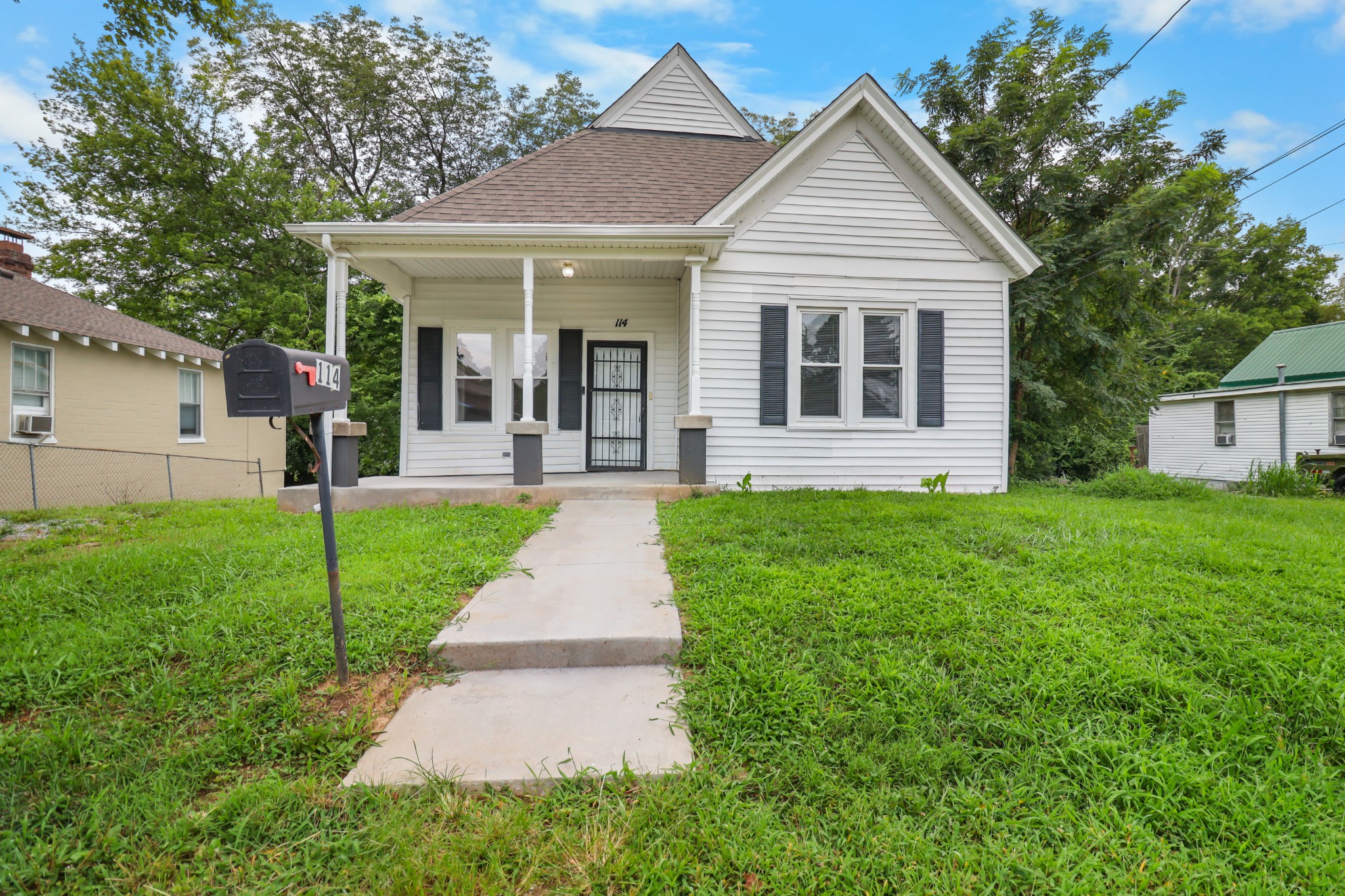114 Emory St Property Photo 1