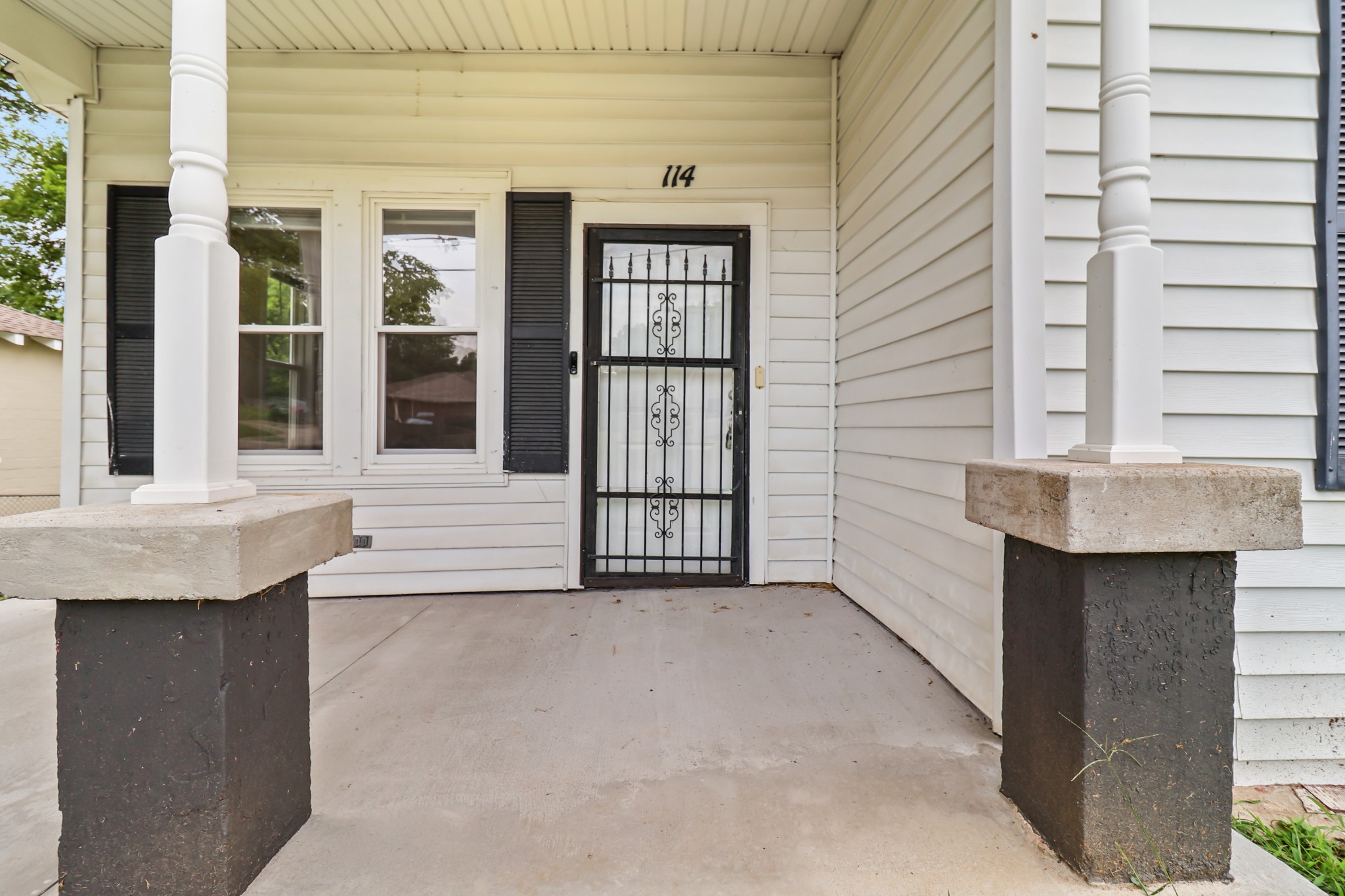 114 Emory St Property Photo 6
