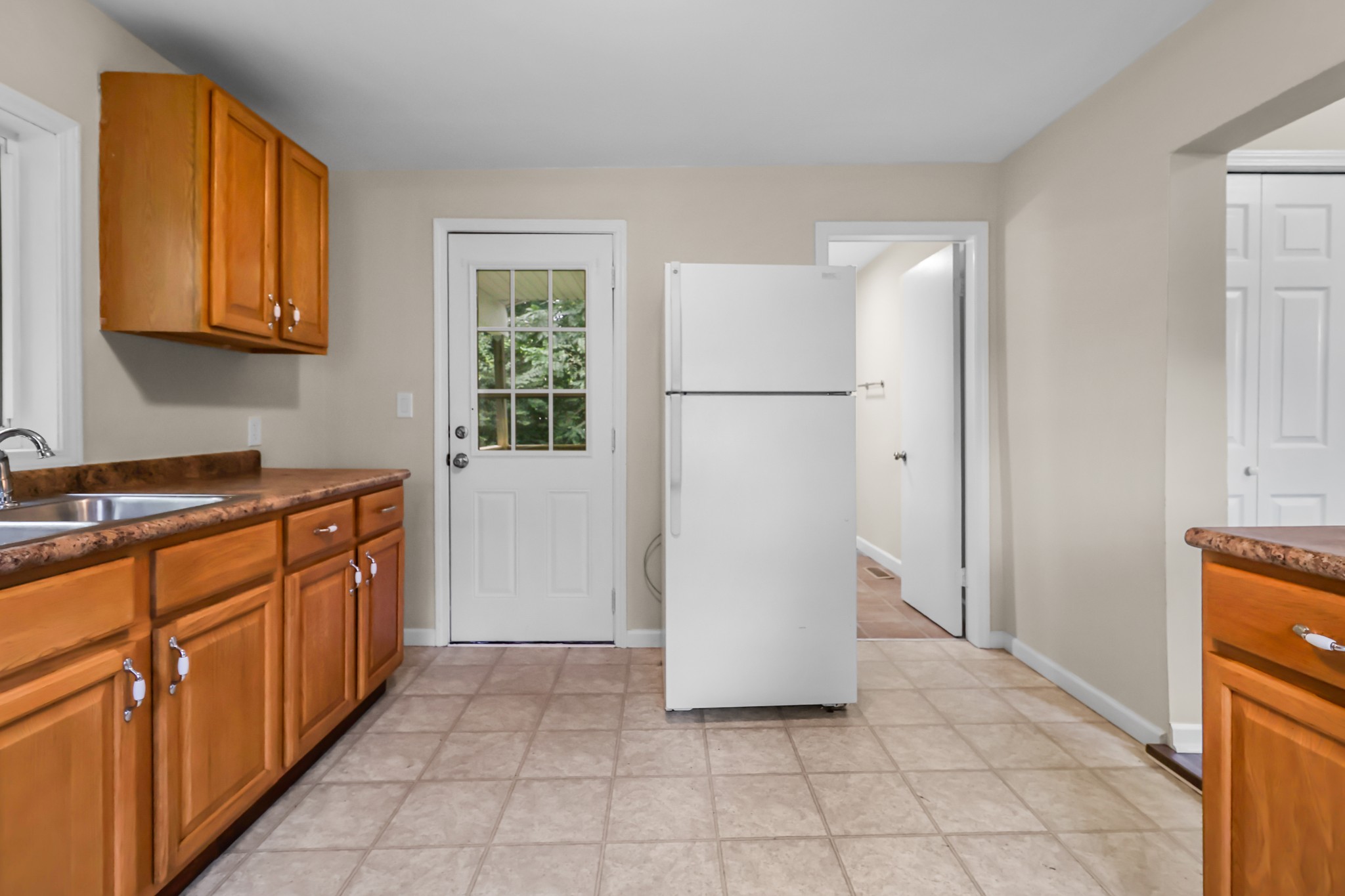 114 Emory St Property Photo 11