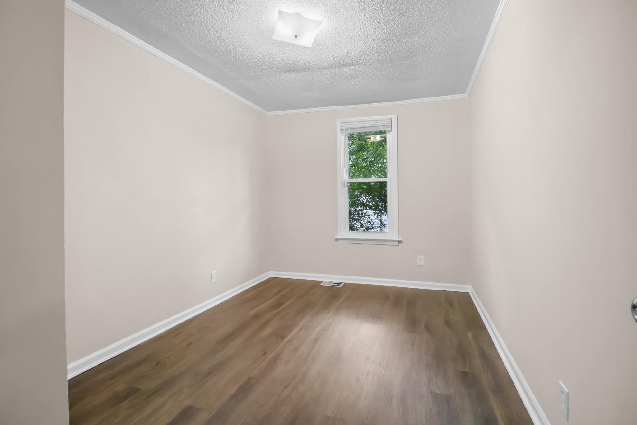 114 Emory St Property Photo 14
