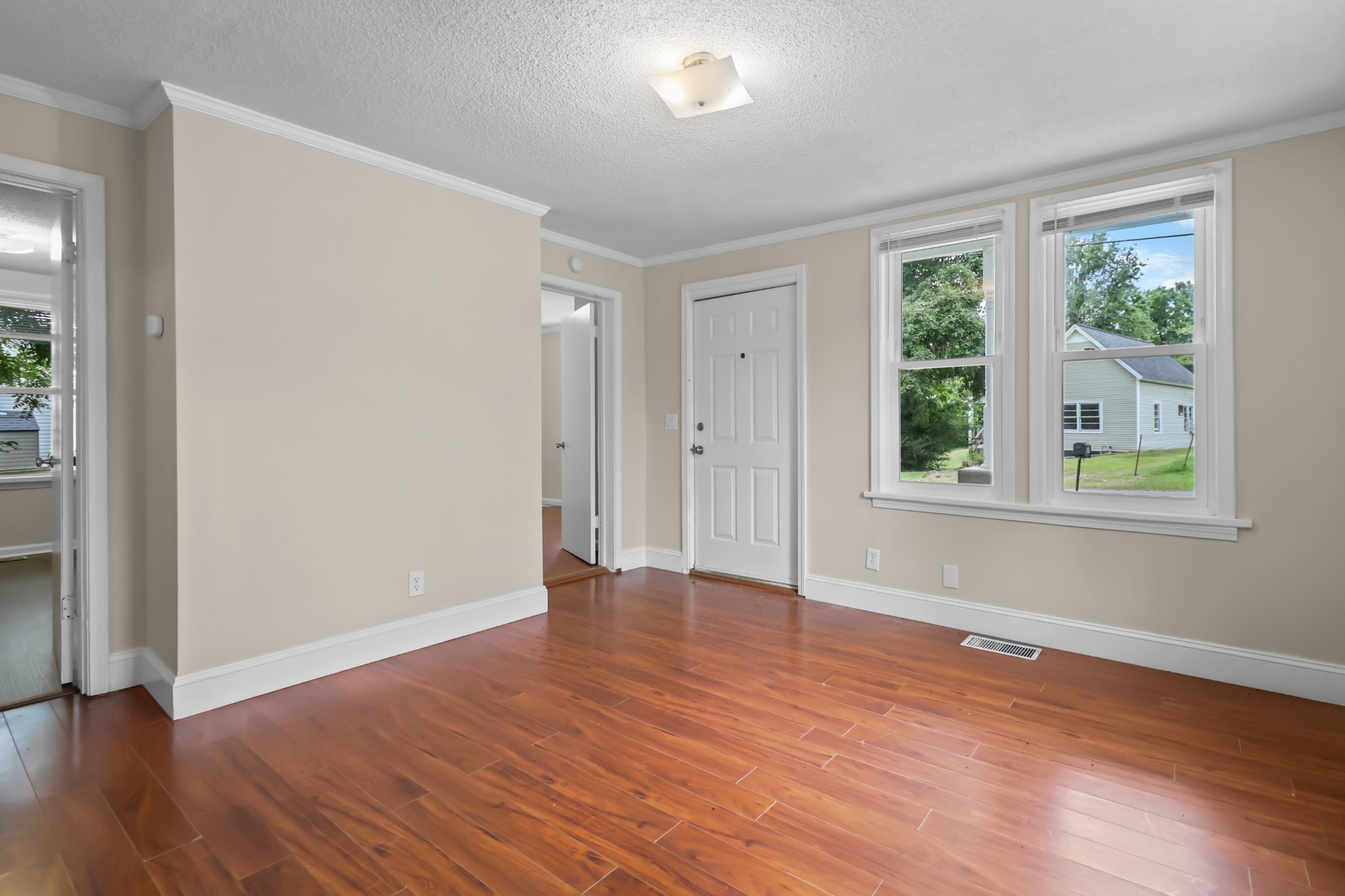 114 Emory St Property Photo 24
