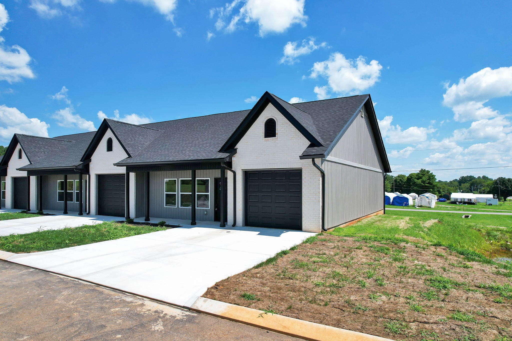 1090 Congress Parkway, N Property Photo 2