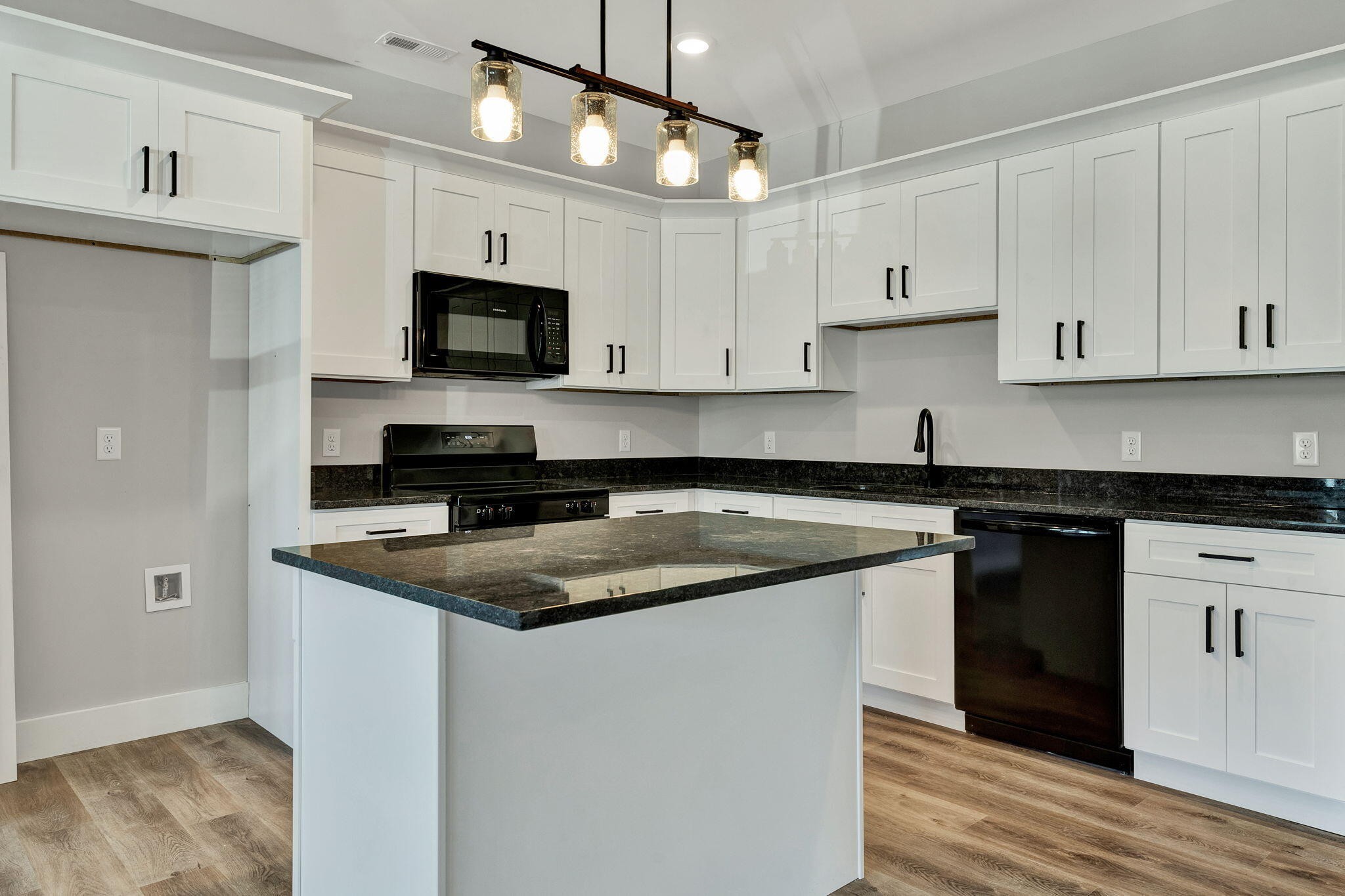 1090 Congress Parkway, N Property Photo 7