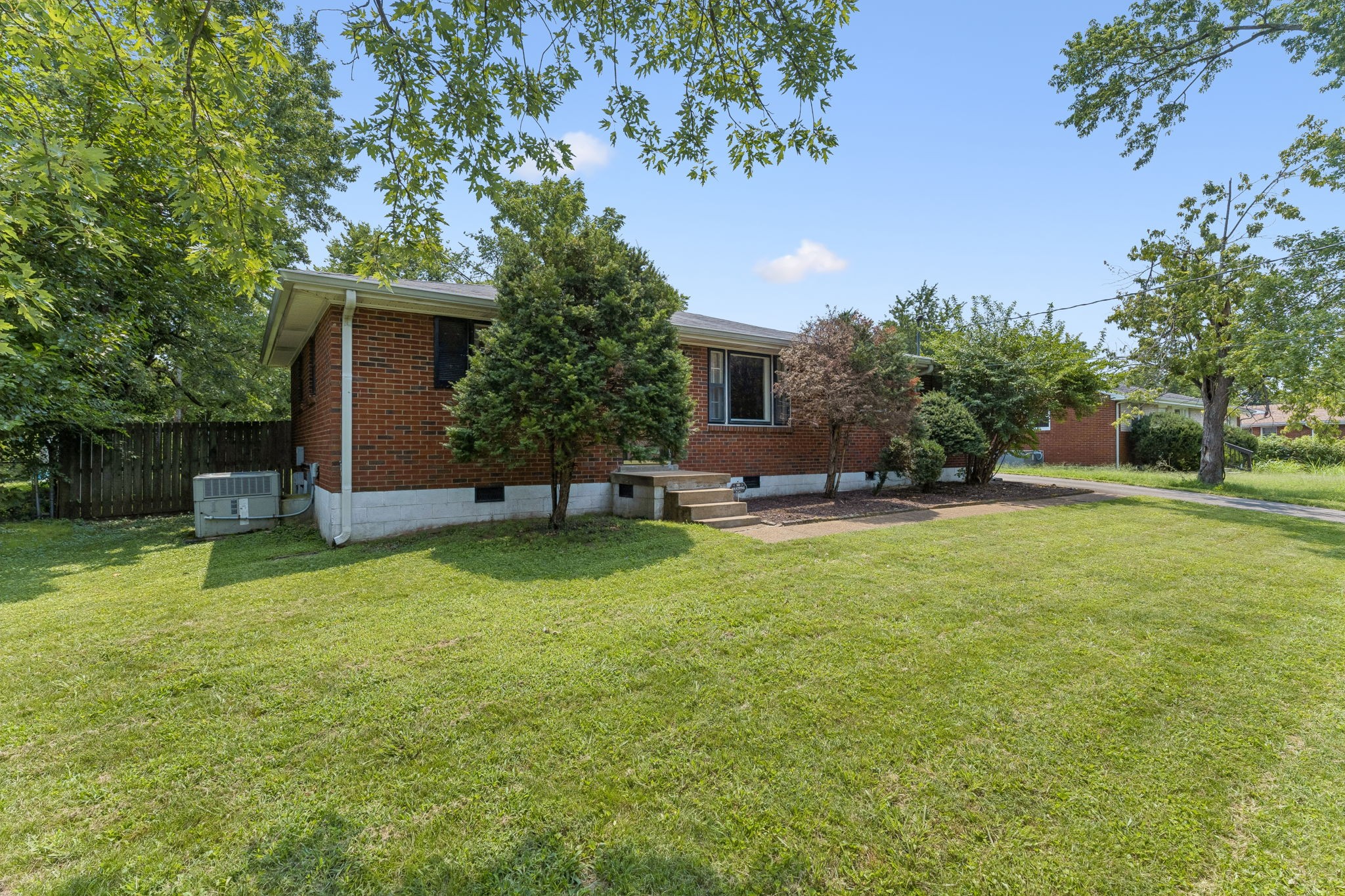 431 Heney Dr Property Photo 2