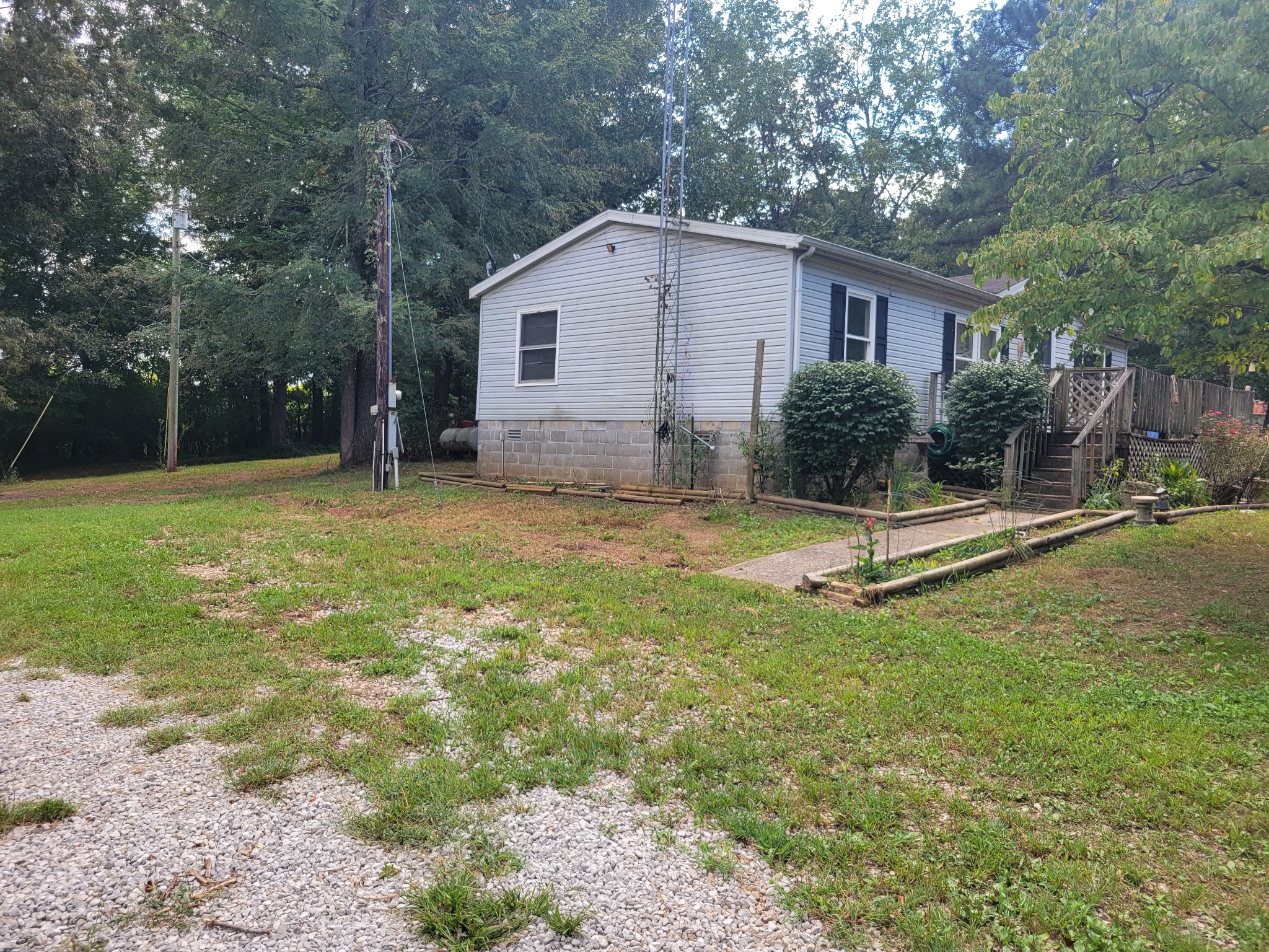 145 Edgewood Ln Property Photo 6
