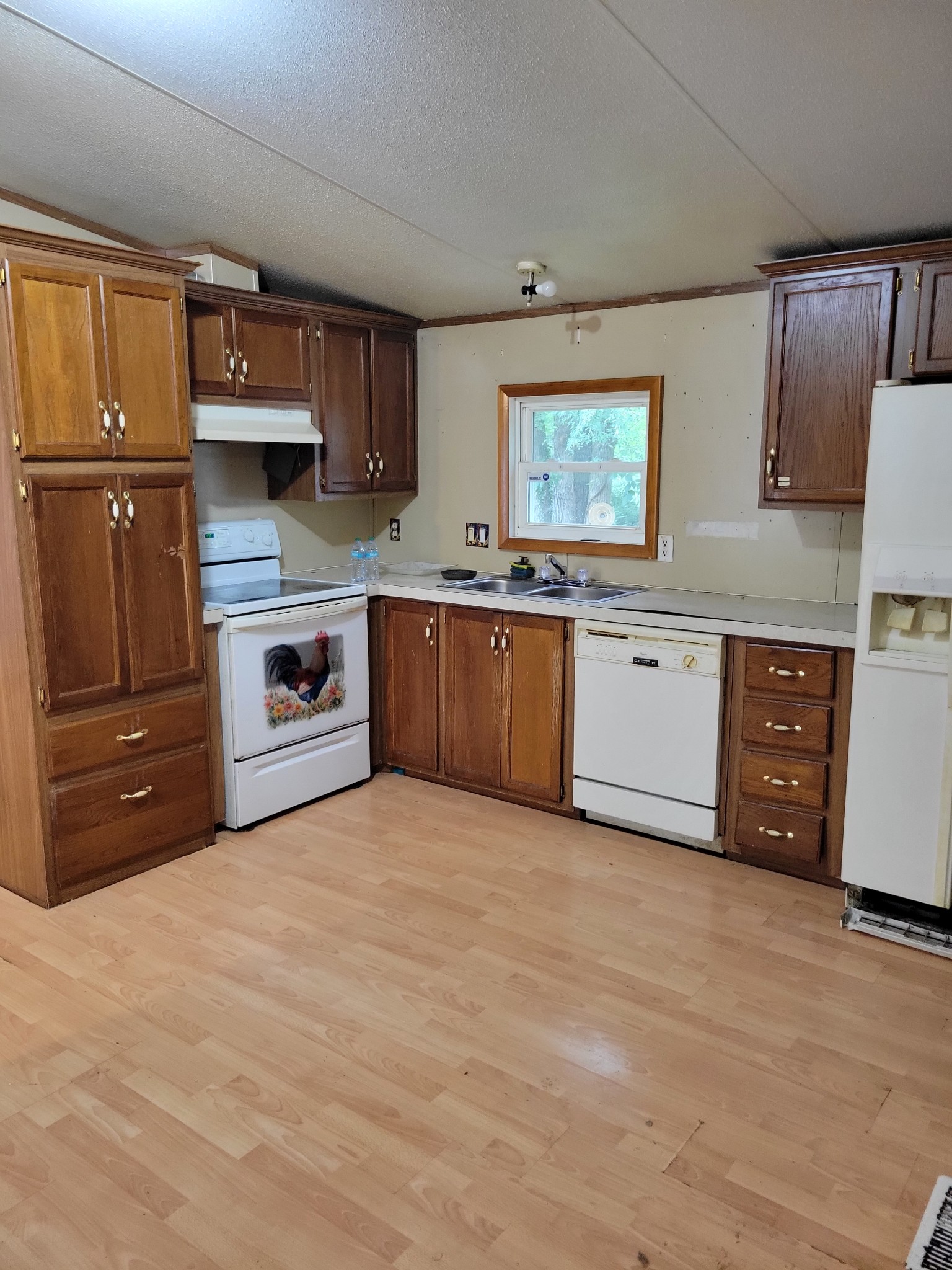 145 Edgewood Ln Property Photo 16