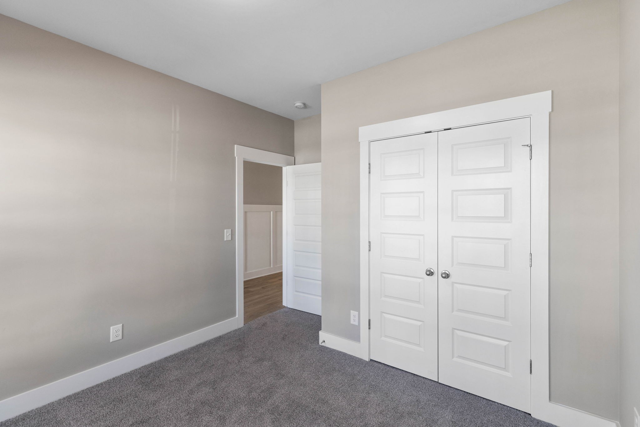 320 Heaton Way Property Photo 6