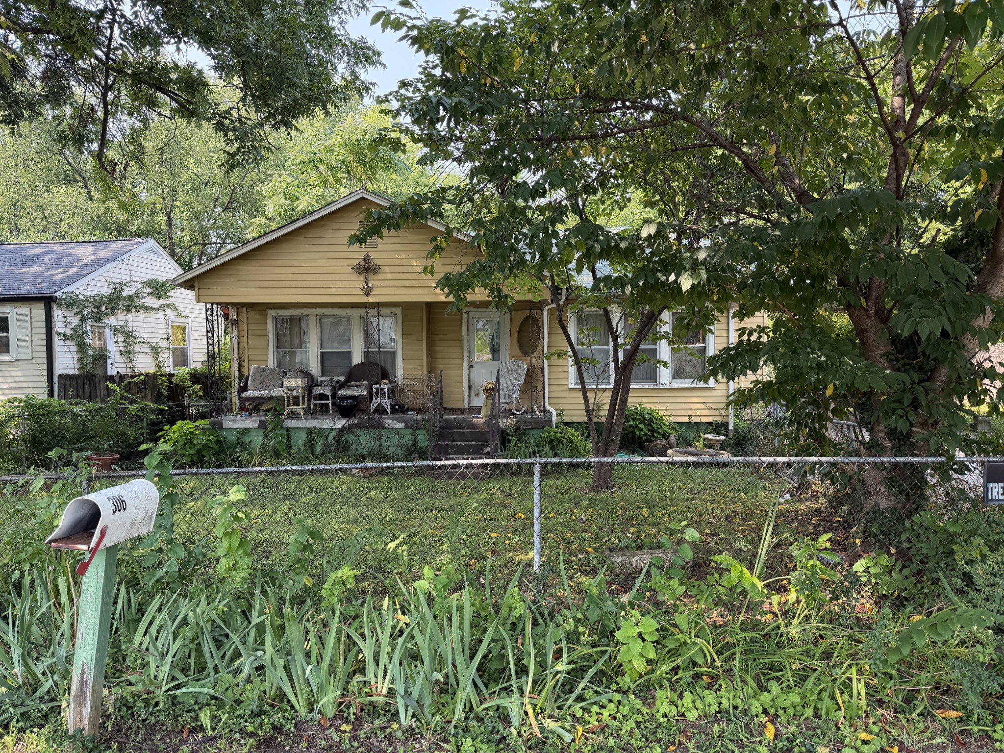 306 Oriel Ave Property Photo 1